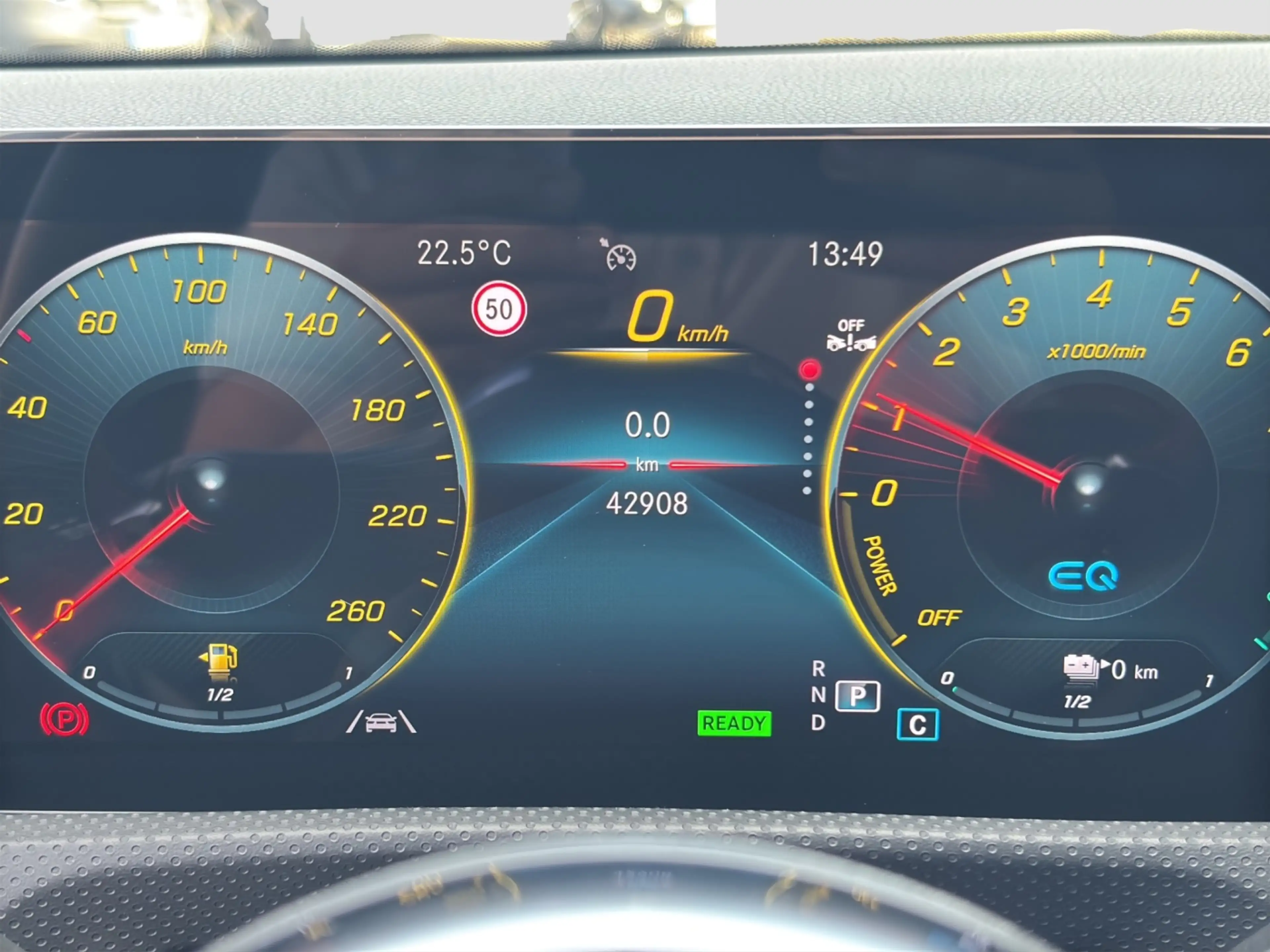 Mercedes-Benz CLA 250 e *AMG*Multibeam*Panorama*Night*Kam*19"* — photo 11