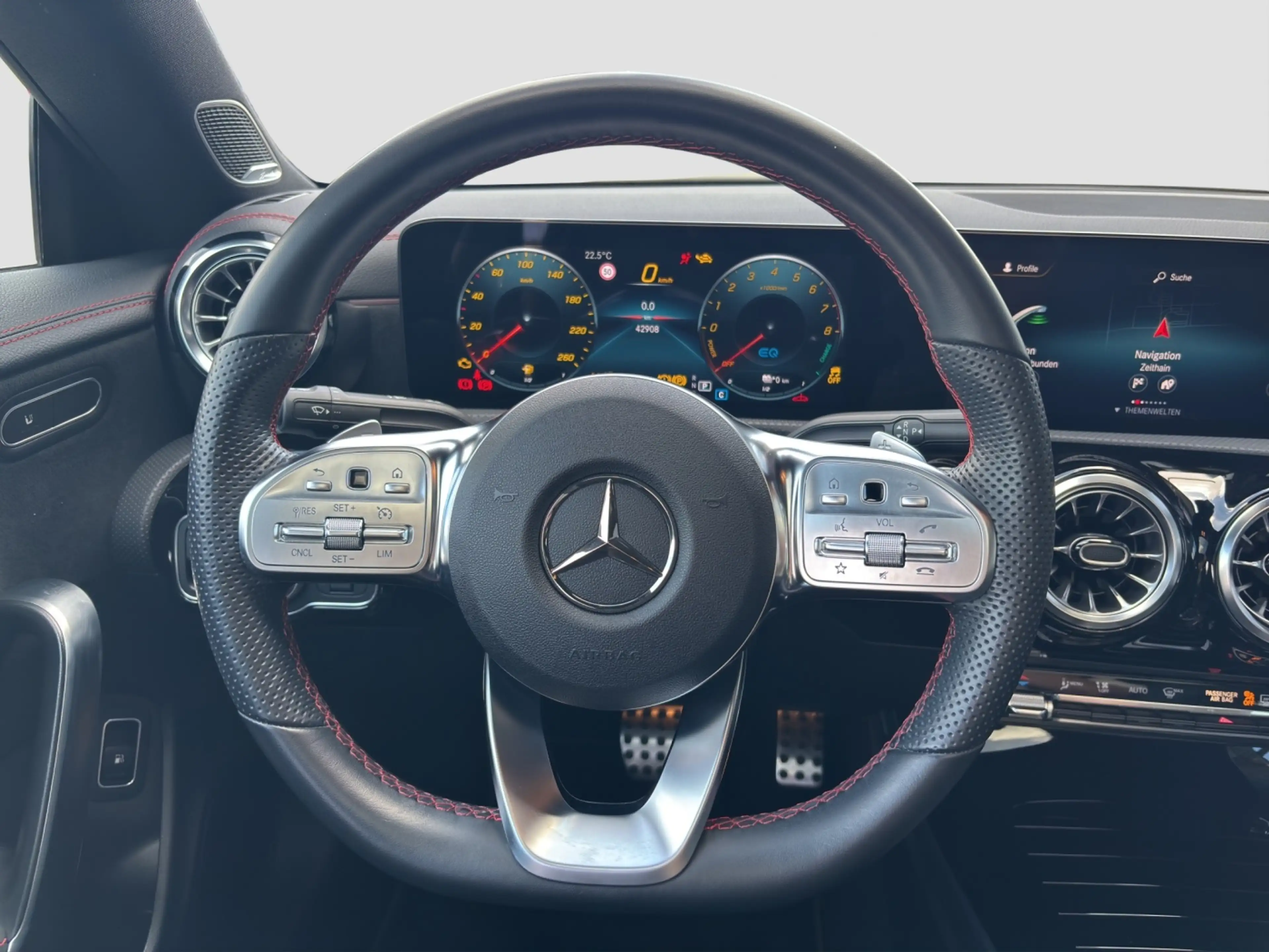 Mercedes-Benz CLA 250 e *AMG*Multibeam*Panorama*Night*Kam*19"* — photo 10