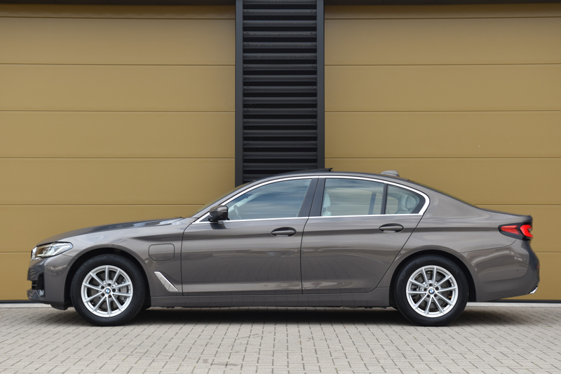 BMW 530 5-serie 530e High Executive * Comfortstoelen * Gla — photo 2