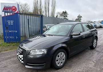 Magnifique en 1,6 tdi 105 cv gps Bluetooth Clim