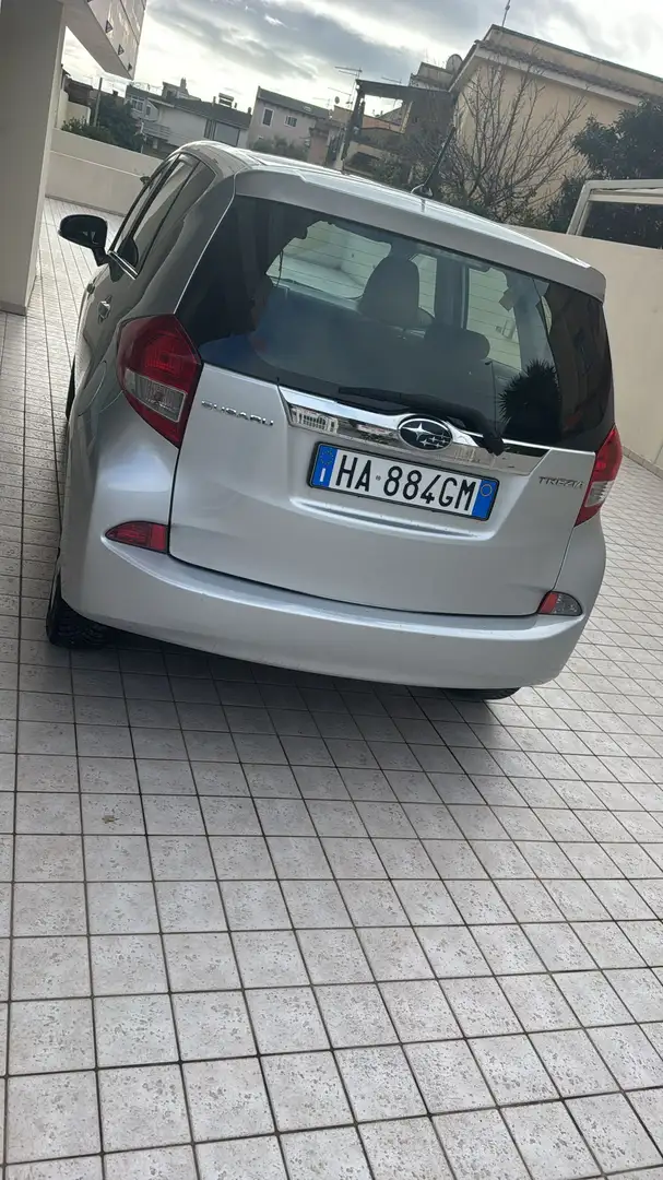 Subaru Trezia Trezia 1.4d-S Exclusive 6mt Silber - 2