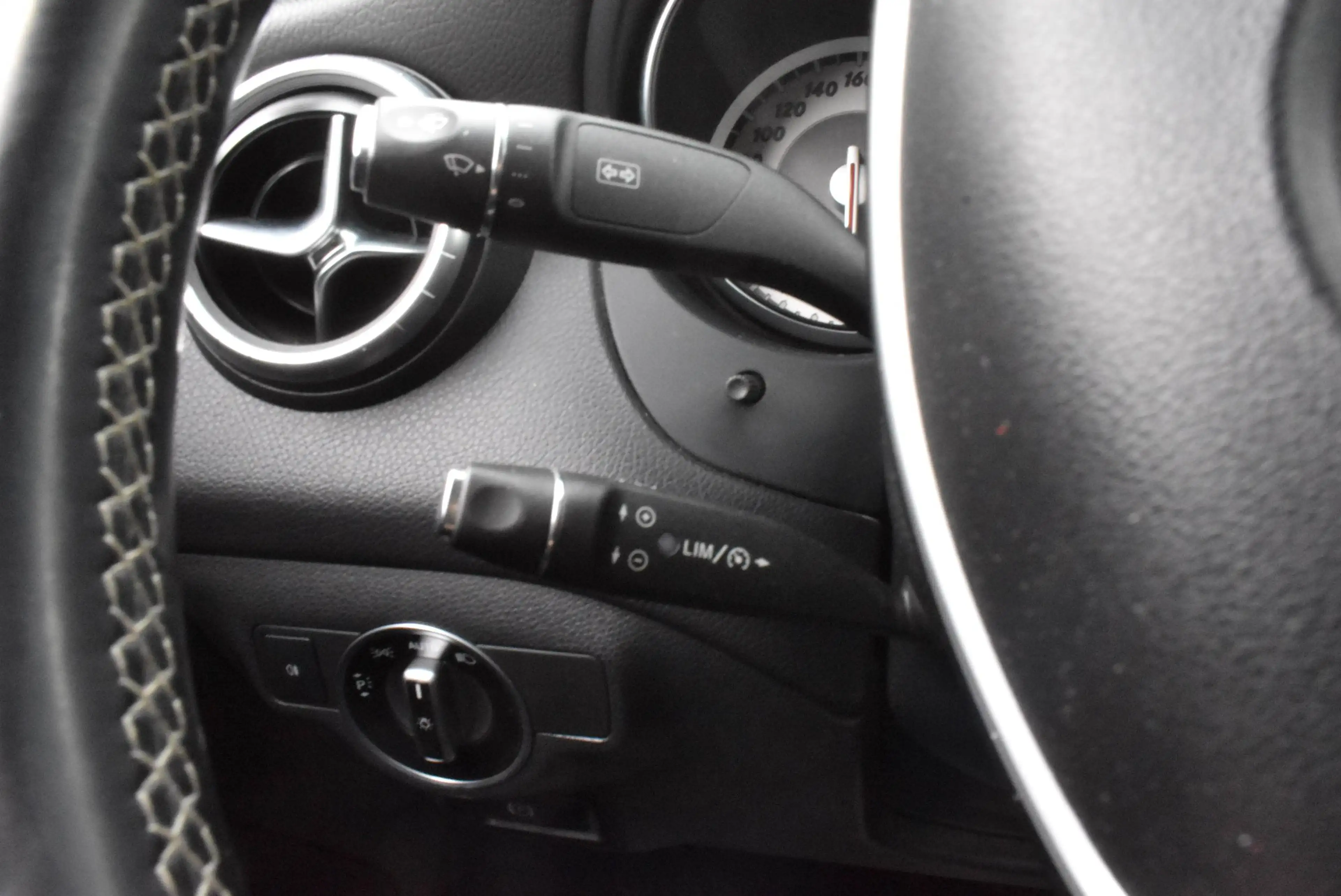 Mercedes-Benz CLA 220 CDI Autom Pack Sport Xénon ***12M GARANTIE*** — photo 15