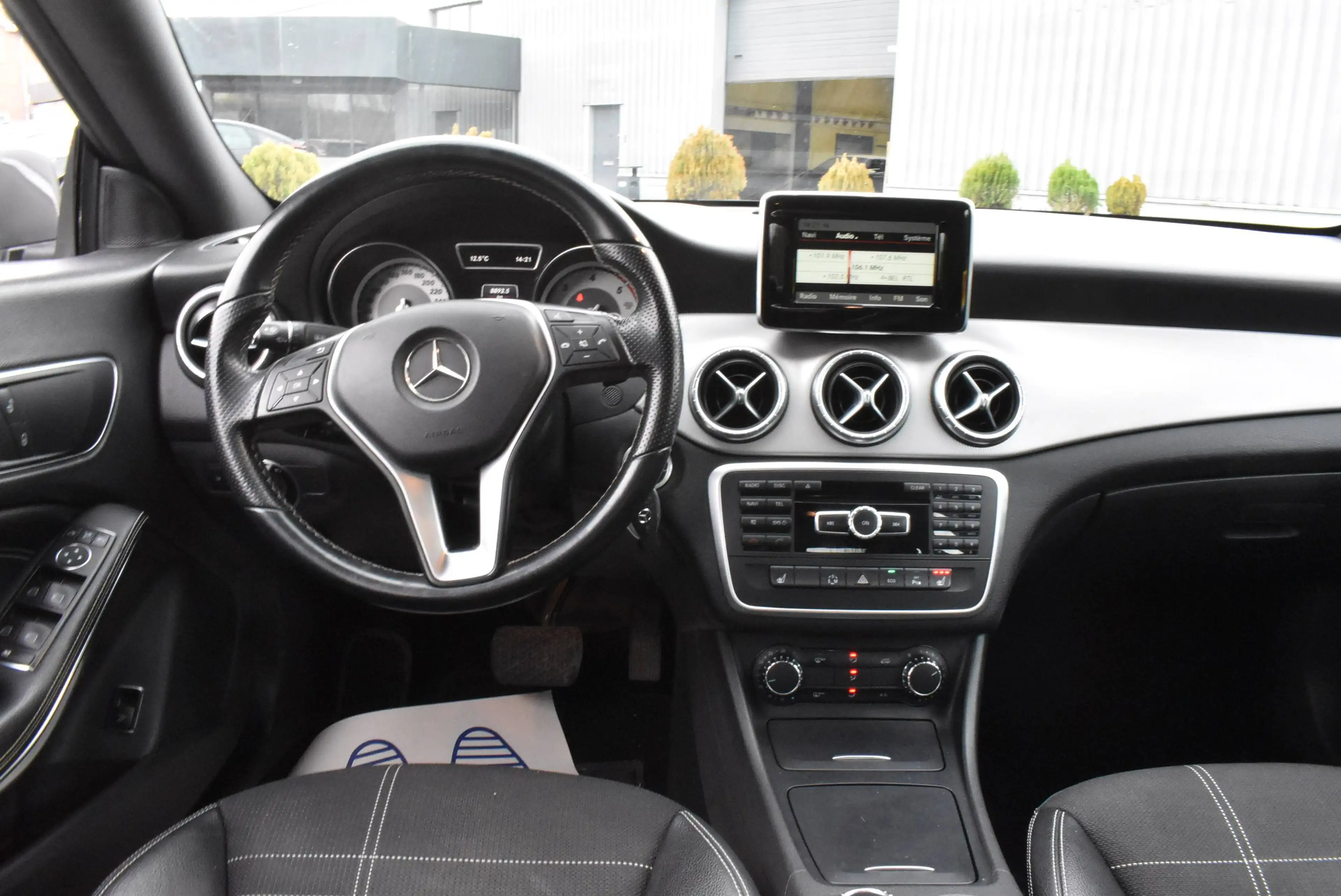 Mercedes-Benz CLA 220 CDI Autom Pack Sport Xénon ***12M GARANTIE*** — photo 9