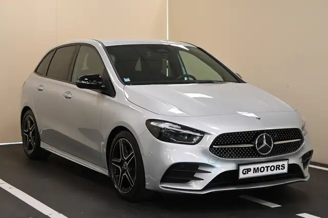 Mercedes-Benz B 180 B 180 Automatic AMG Line Premium Night