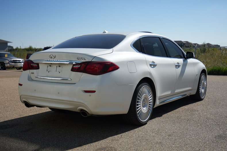 2016 Infiniti Q70 AWD - 2 SETS OF WHEELS & TIRES — photo 3