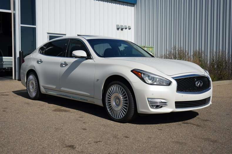 2016 Infiniti Q70 AWD - 2 SETS OF WHEELS & TIRES — photo 2