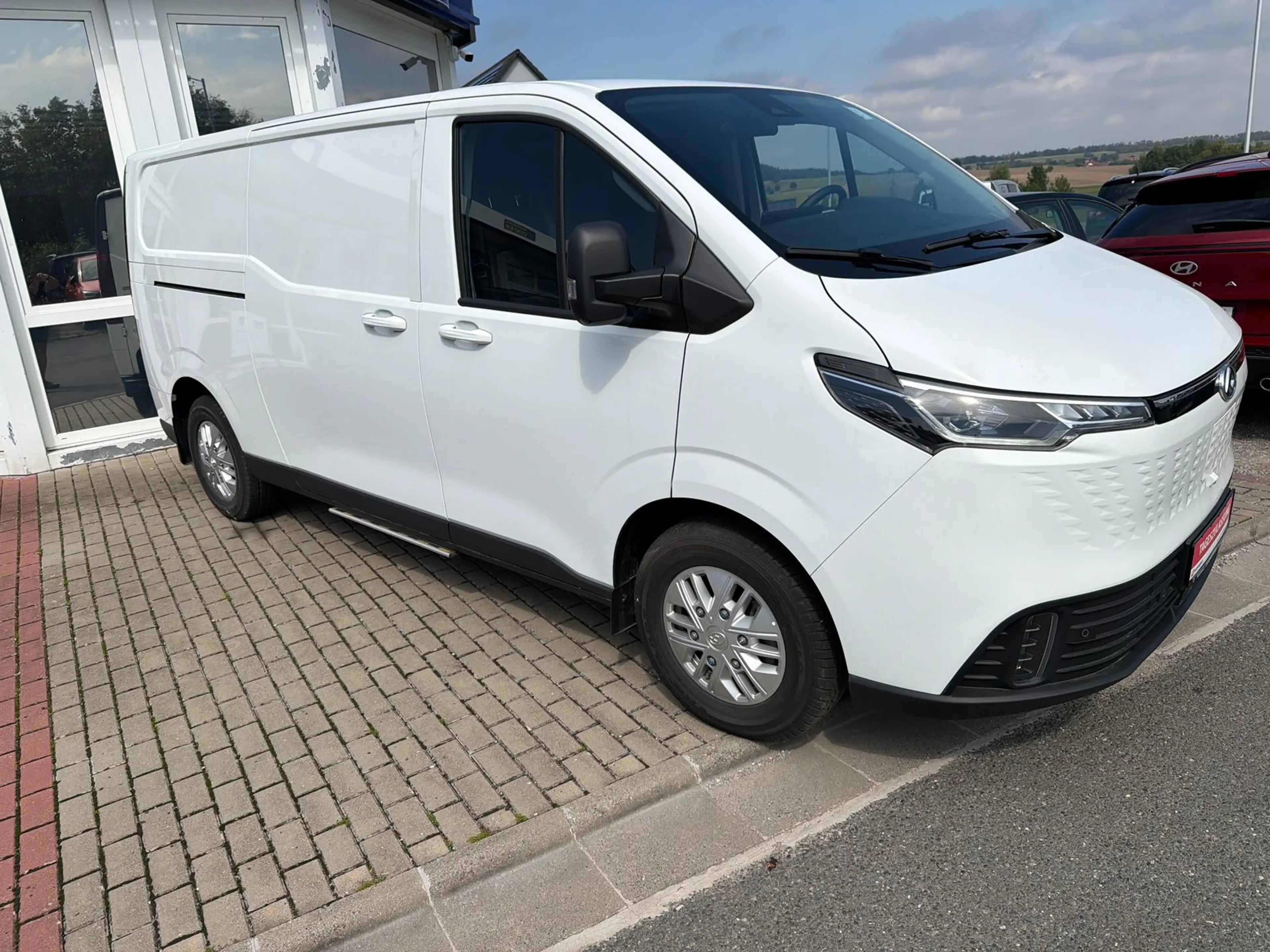 Maxus eDeliver 7 L2H1 88kWh — photo 3
