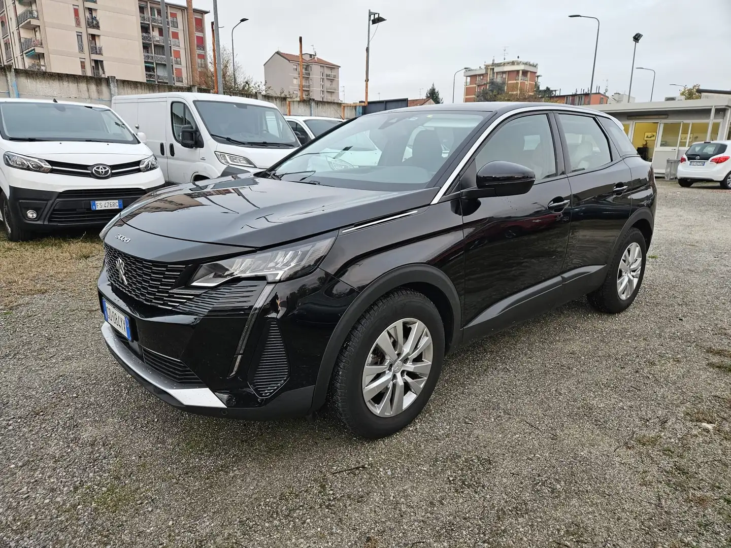 Peugeot 3008 II 1.2 puretech Active Pack 130CV Negro - 2