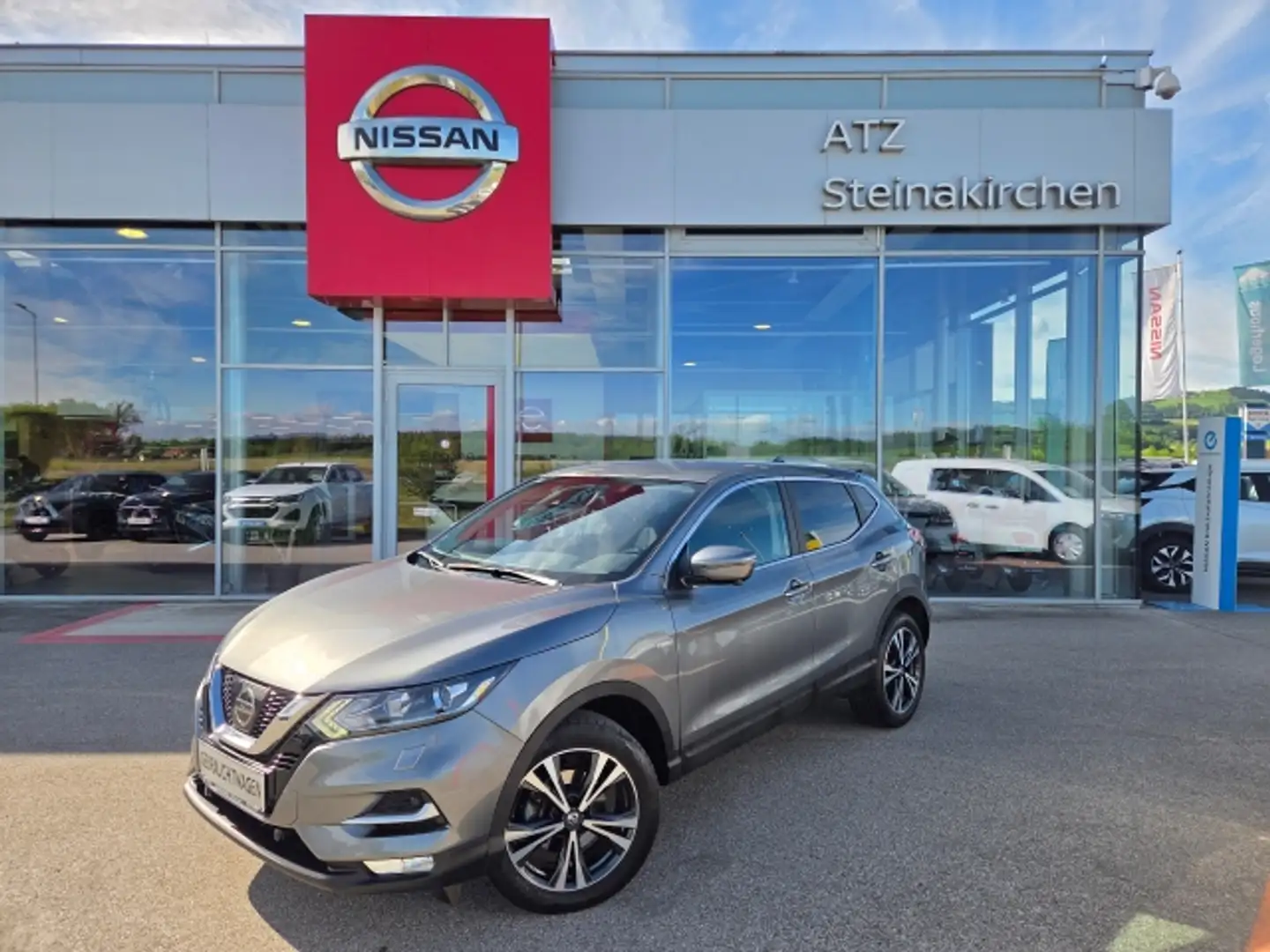 Nissan Qashqai N-Connecta 1,5l DCI 110PS Grau - 1