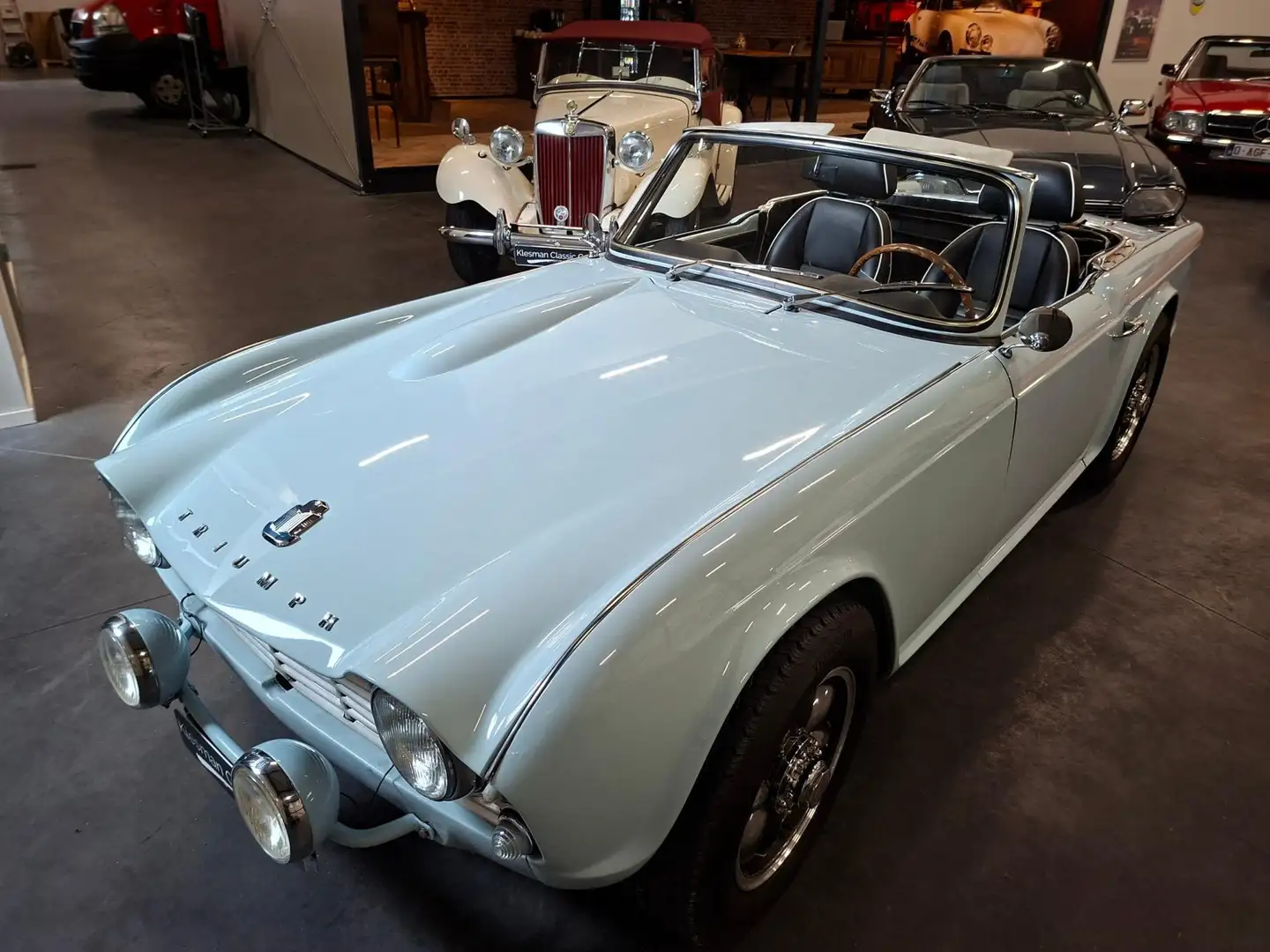 Triumph TR4 Blau - 2