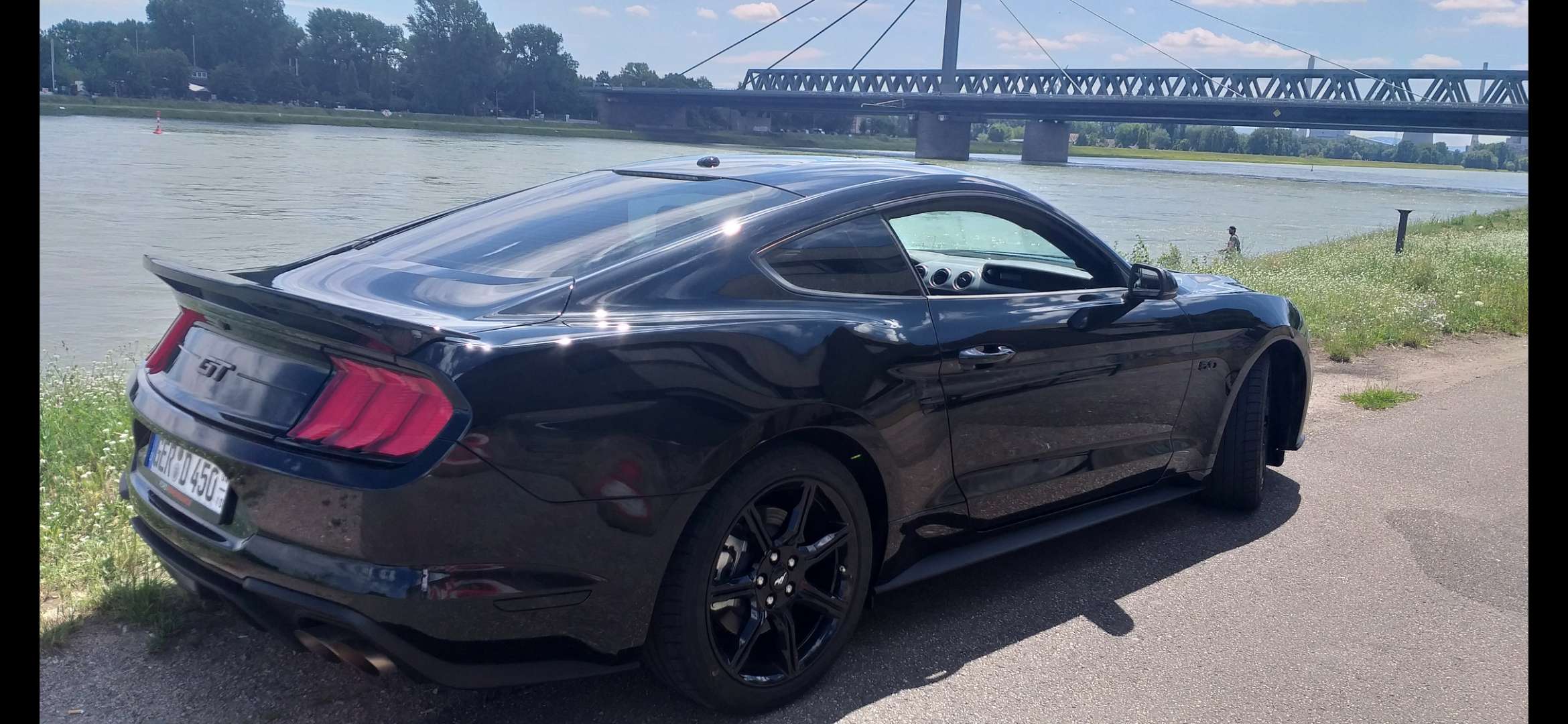 Second hand Ford Mustang 