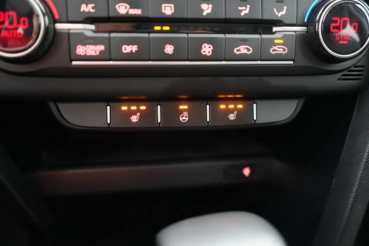 Kia Ceed 1.6 GDI PHEV Business Line LEDER/STOF LED GPS PDC, миниатюра 26