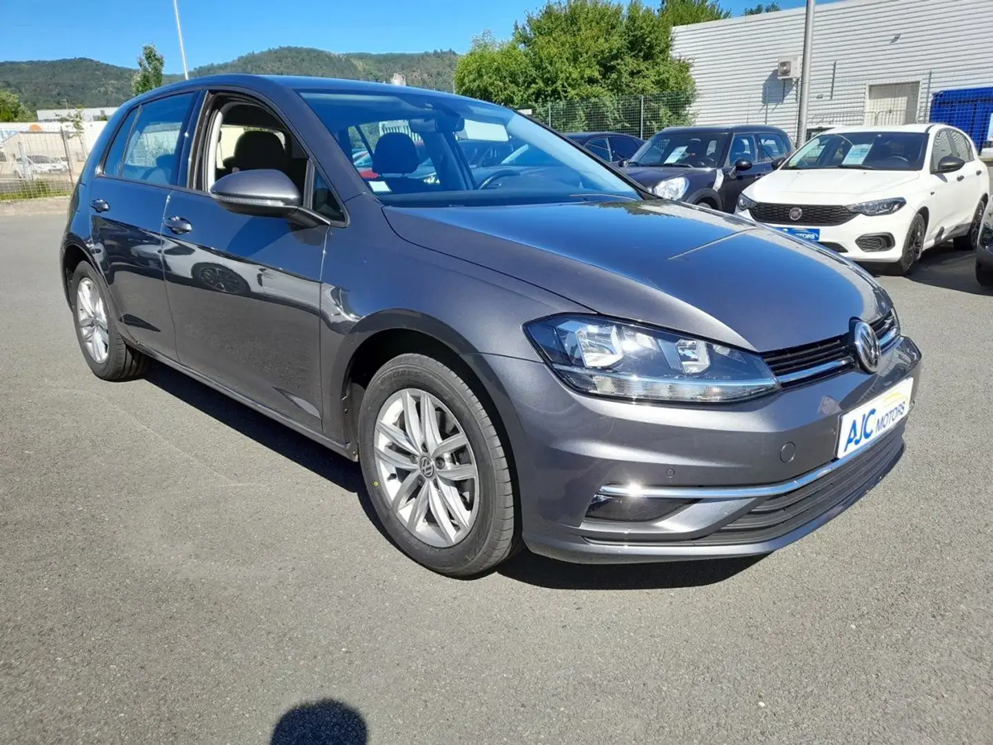 Volkswagen Golf VII 2.0 TDI 150CH FAP CONFORTLINE BUSINESS DSG7 EU Grijs - 2