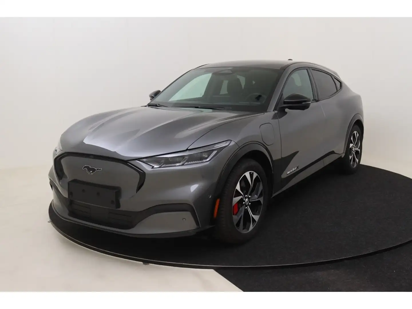 Ford Mustang Mach-E Premium 98 kWh Extended range Gris - 1
