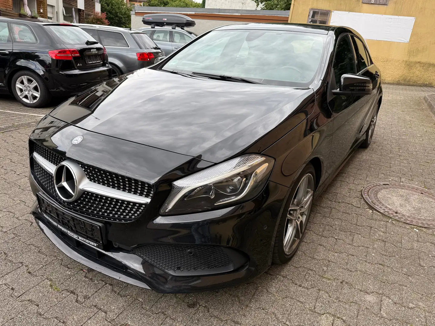 Mercedes-Benz A 180 A 180 BlueEfficiency (176.042) AMG-LINE Noir - 1