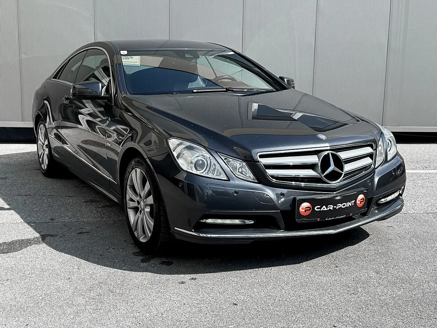 Mercedes-Benz E 200 CGI Coupe BlueEfficiency Aut. Grau - 2