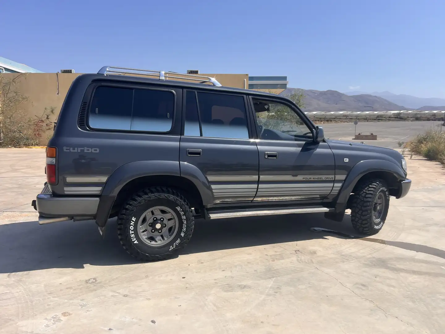 Toyota Land Cruiser 2.45 Station Wagon - 2