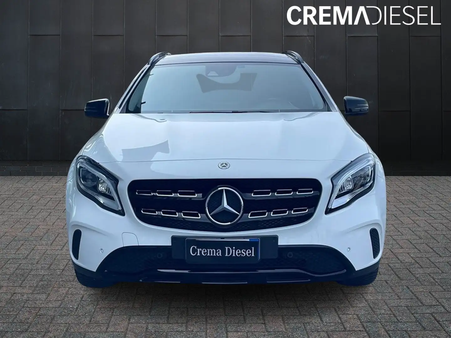 Mercedes-Benz GLA 200 d Sport Plus auto White - 2
