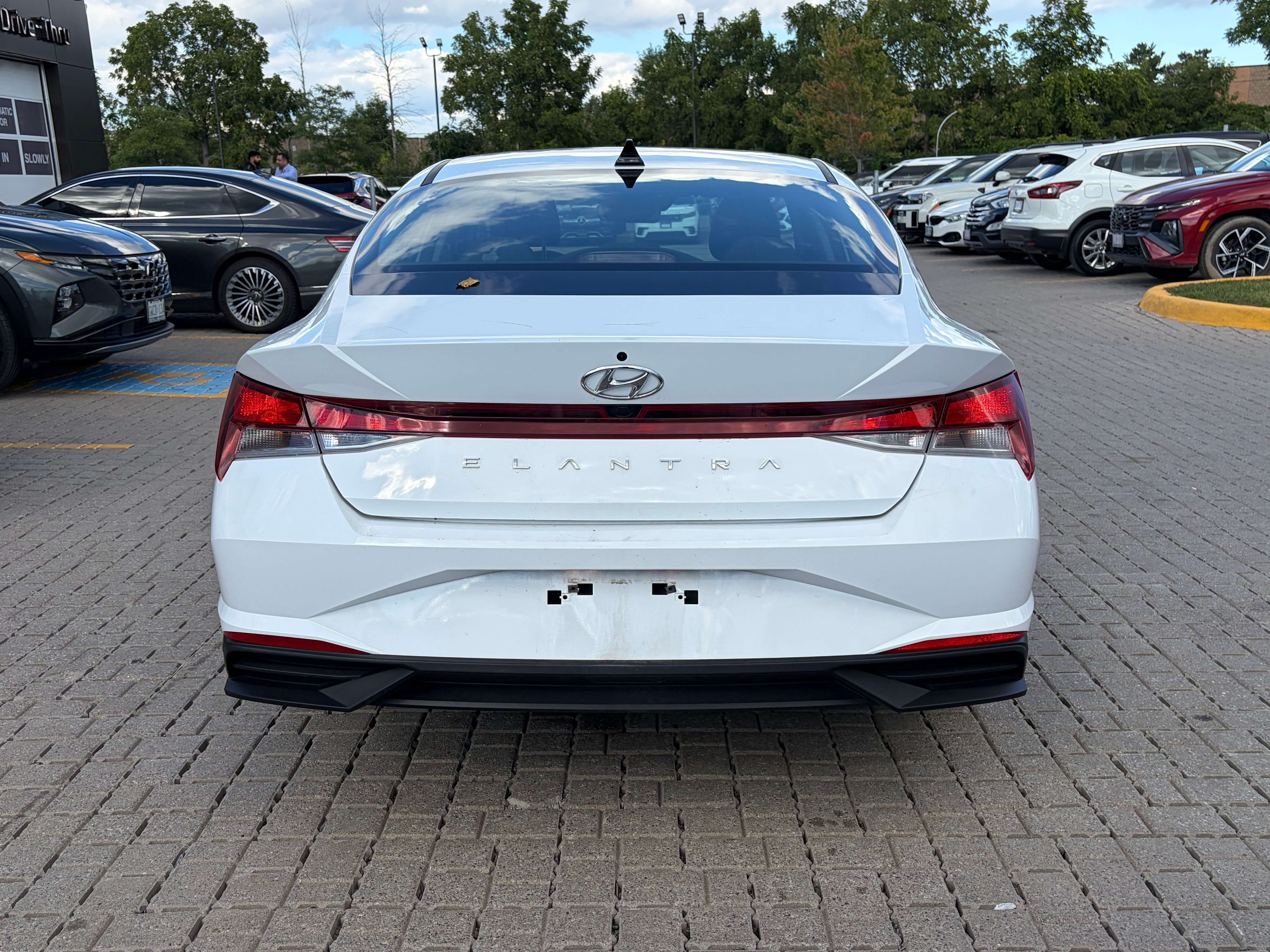 2023 Hyundai Elantra Preferred IVT — снимка 1
