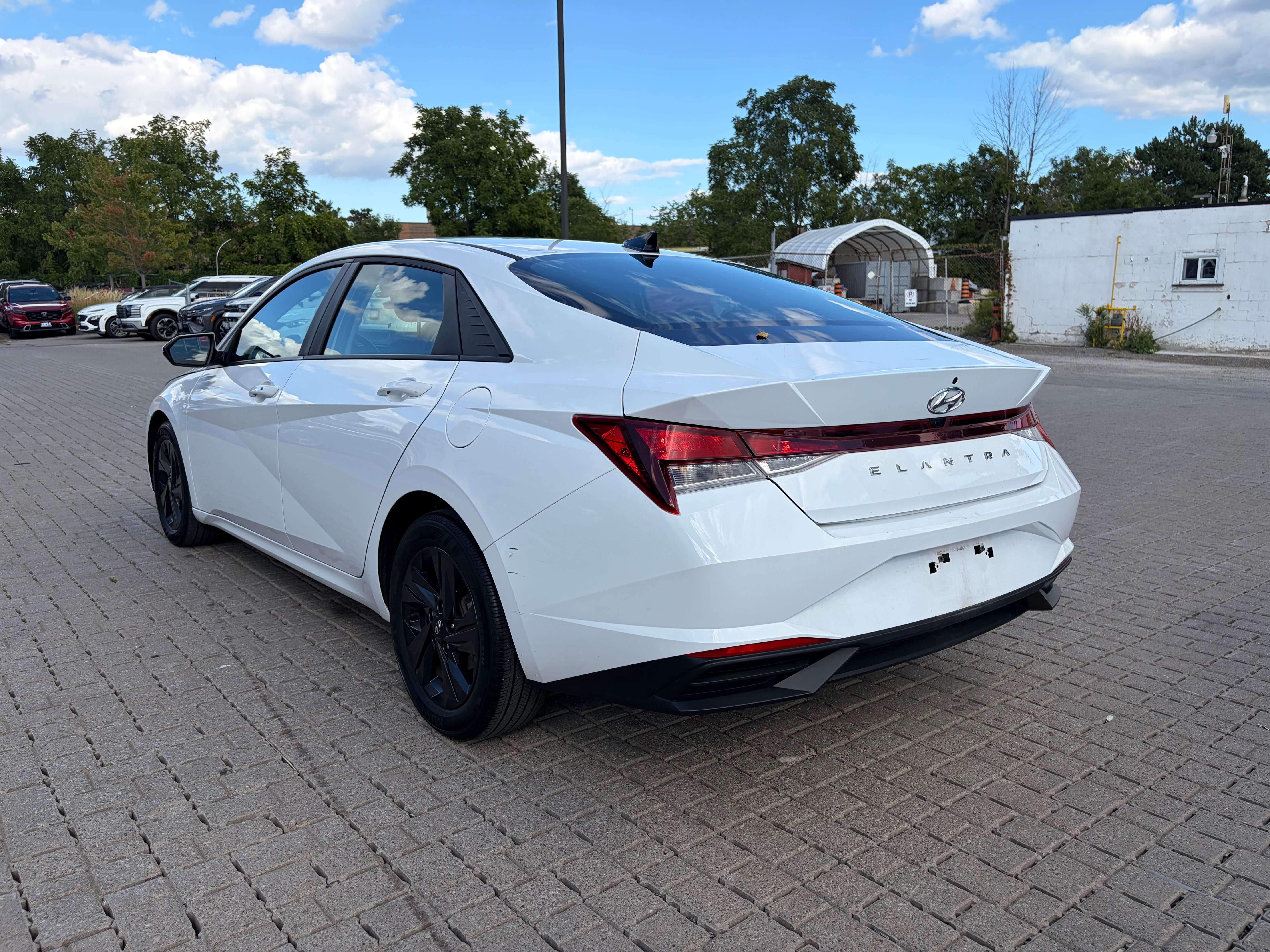 2023 Hyundai Elantra Preferred IVT — снимка 1