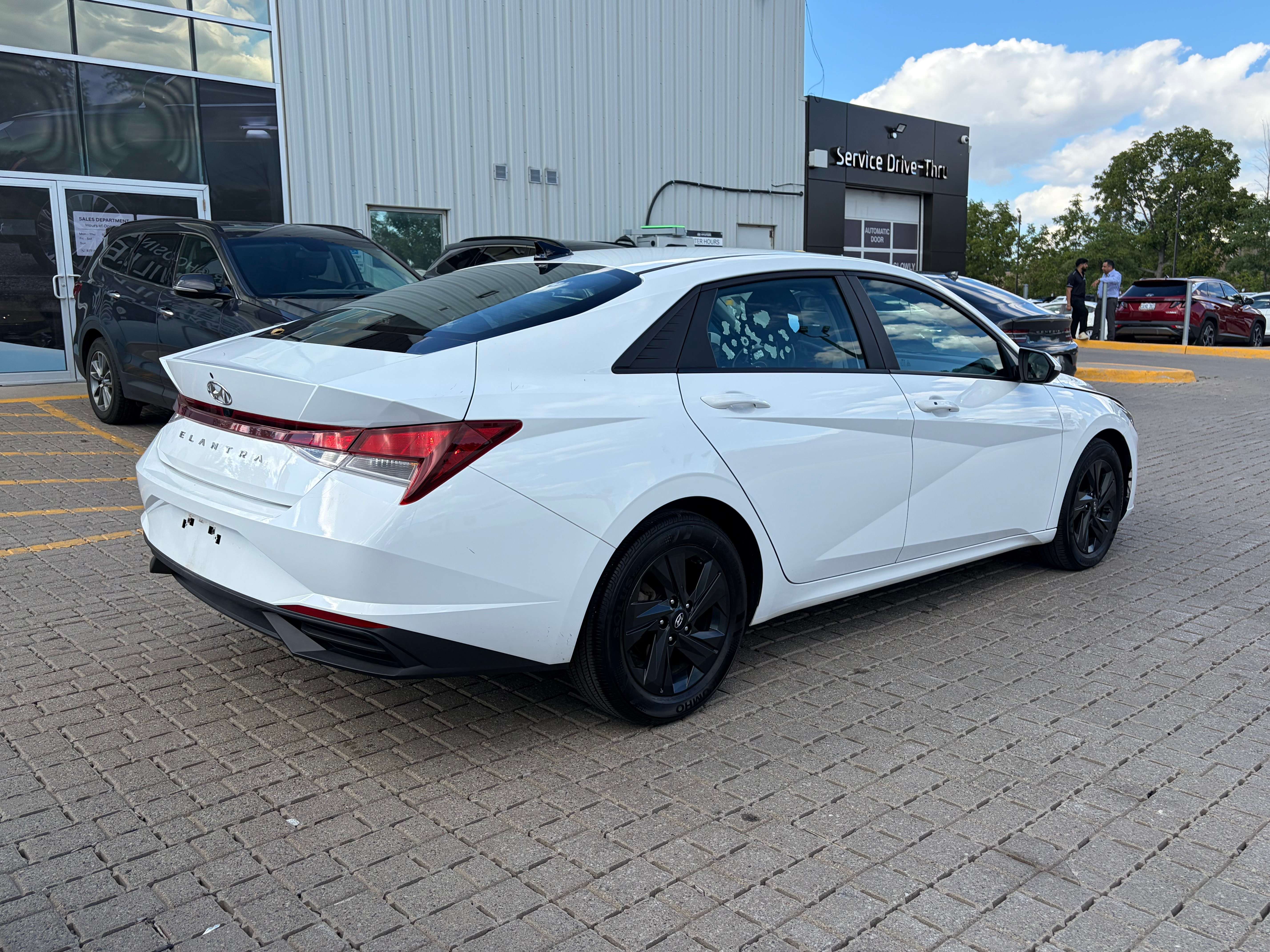 2023 Hyundai Elantra Preferred IVT — снимка 1