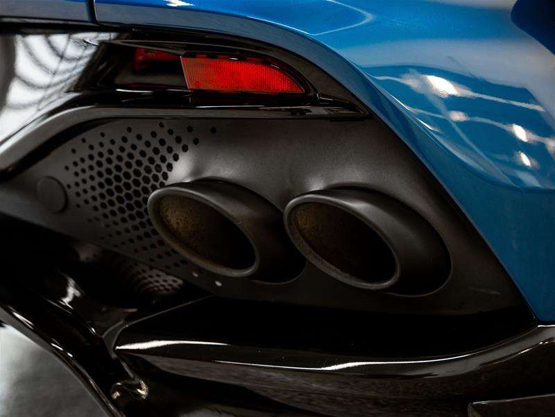2023 Aston Martin DBX 4,000 cc 8 cyl thumb 42