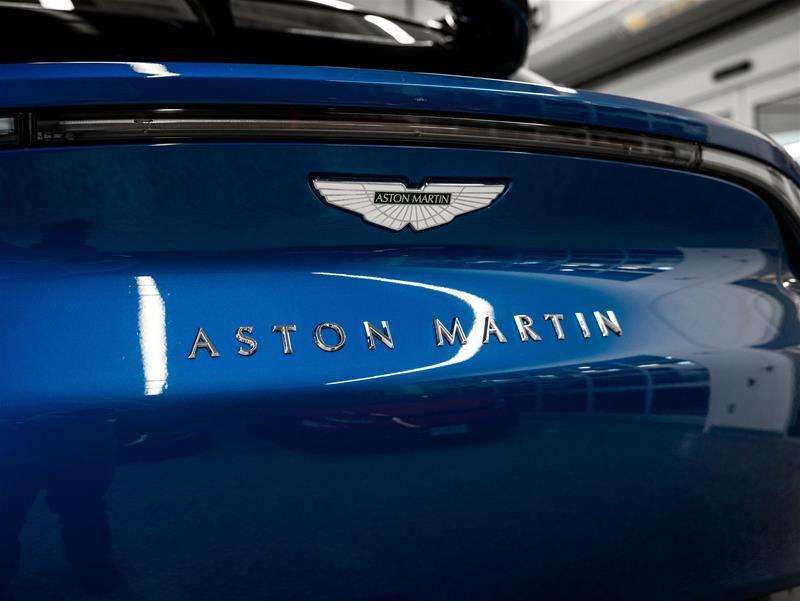 2023 Aston Martin DBX 4,000 cc 8 cyl thumb 43