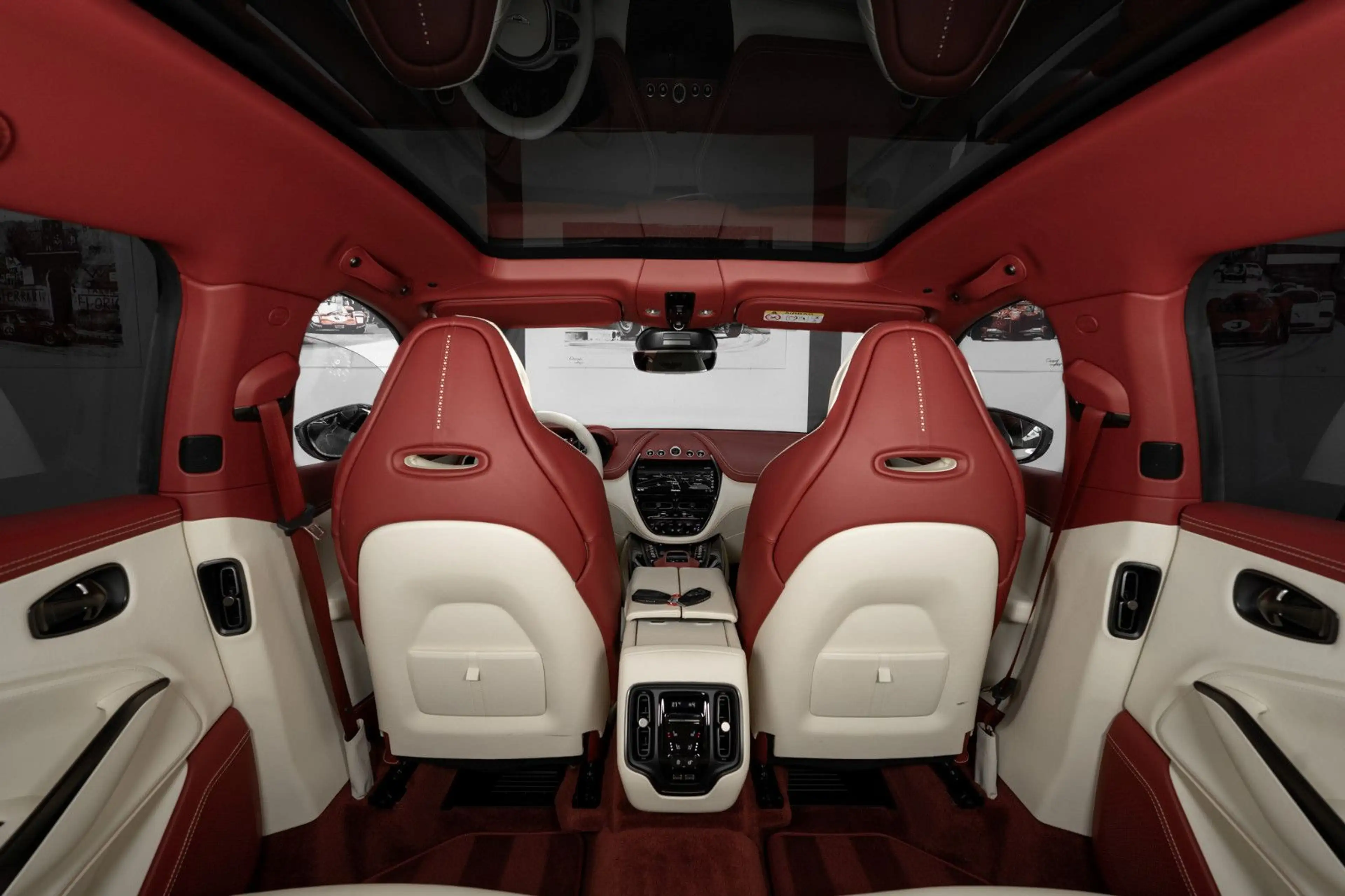 Aston Martin DBX 4.0 V8 #Exclusive Farbkombi #deutsches Fzg. — photo 5