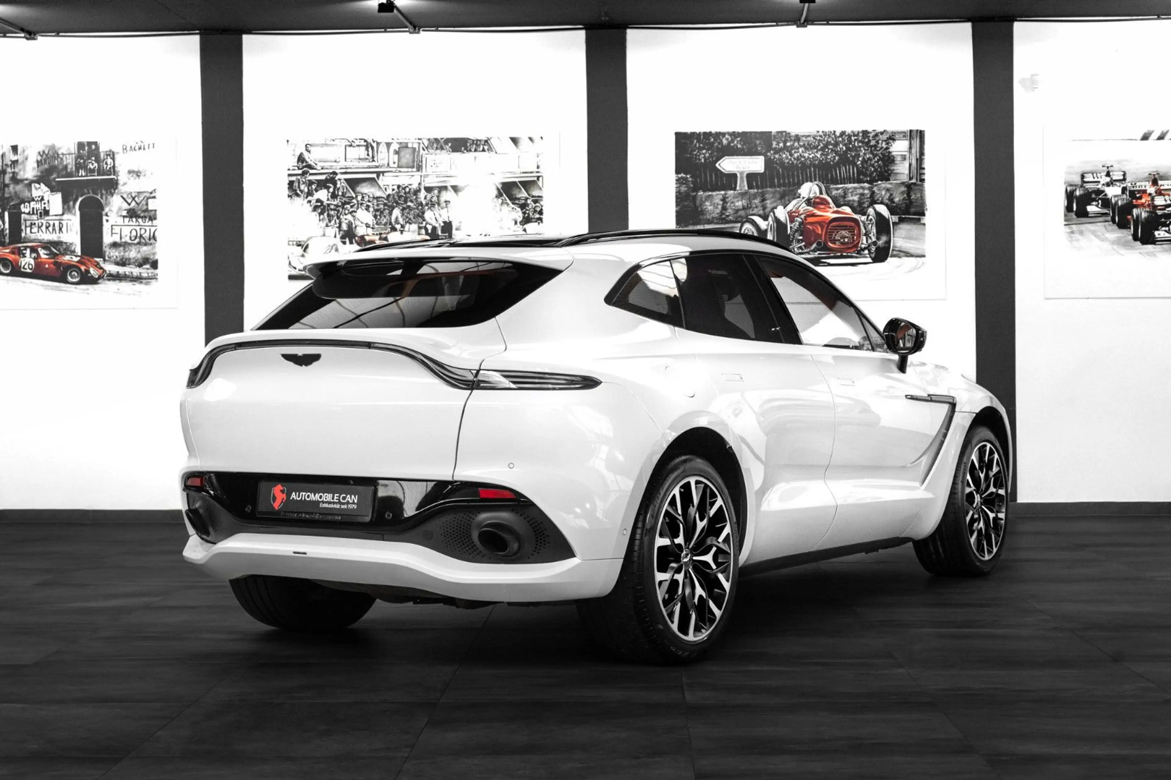 Aston Martin DBX 4.0 V8 #Exclusive Farbkombi #deutsches Fzg. — photo 10
