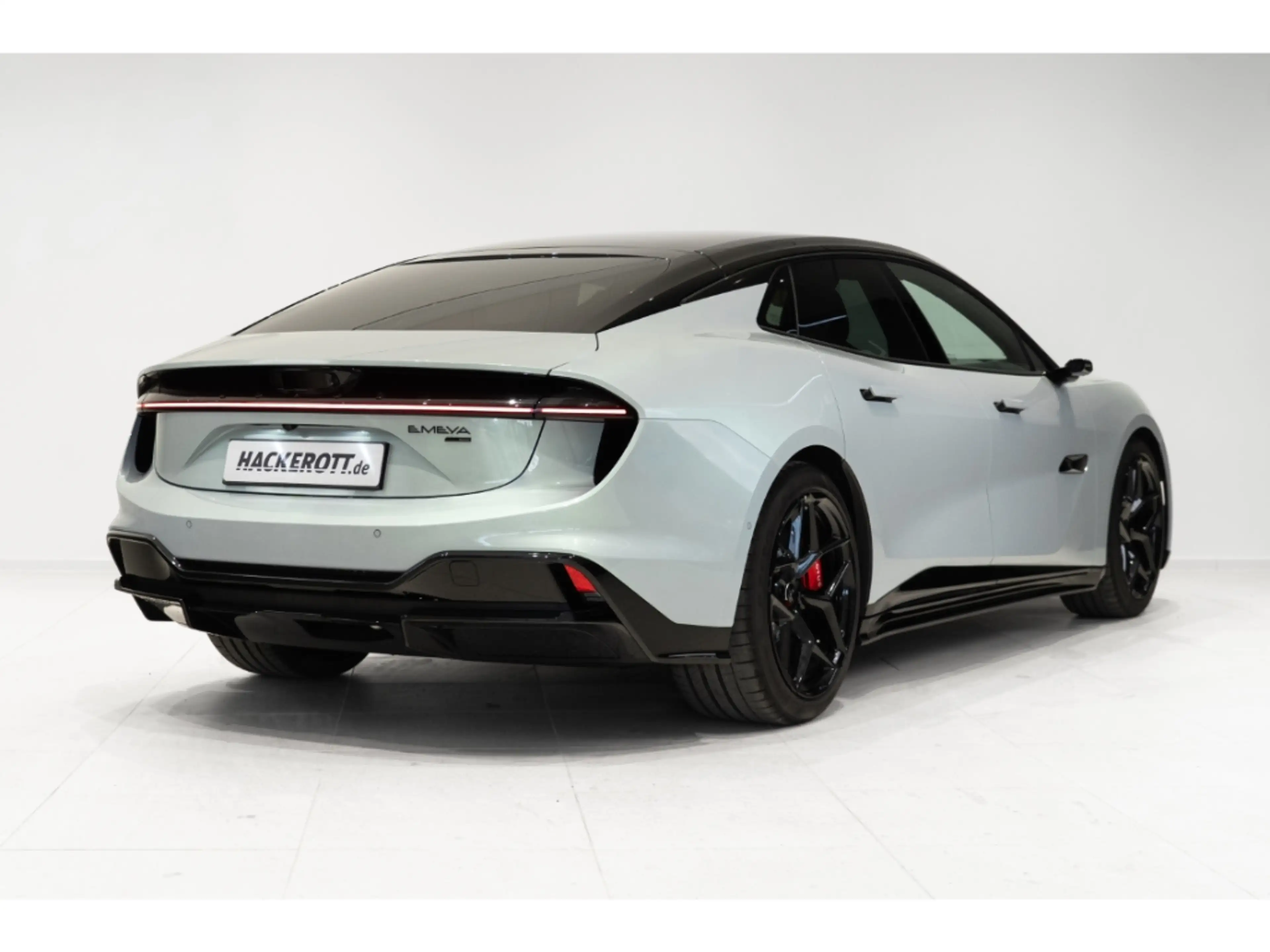 Lotus Emeya 600 Sport SE side cameras, 21'' spoke gloss black — photo 2