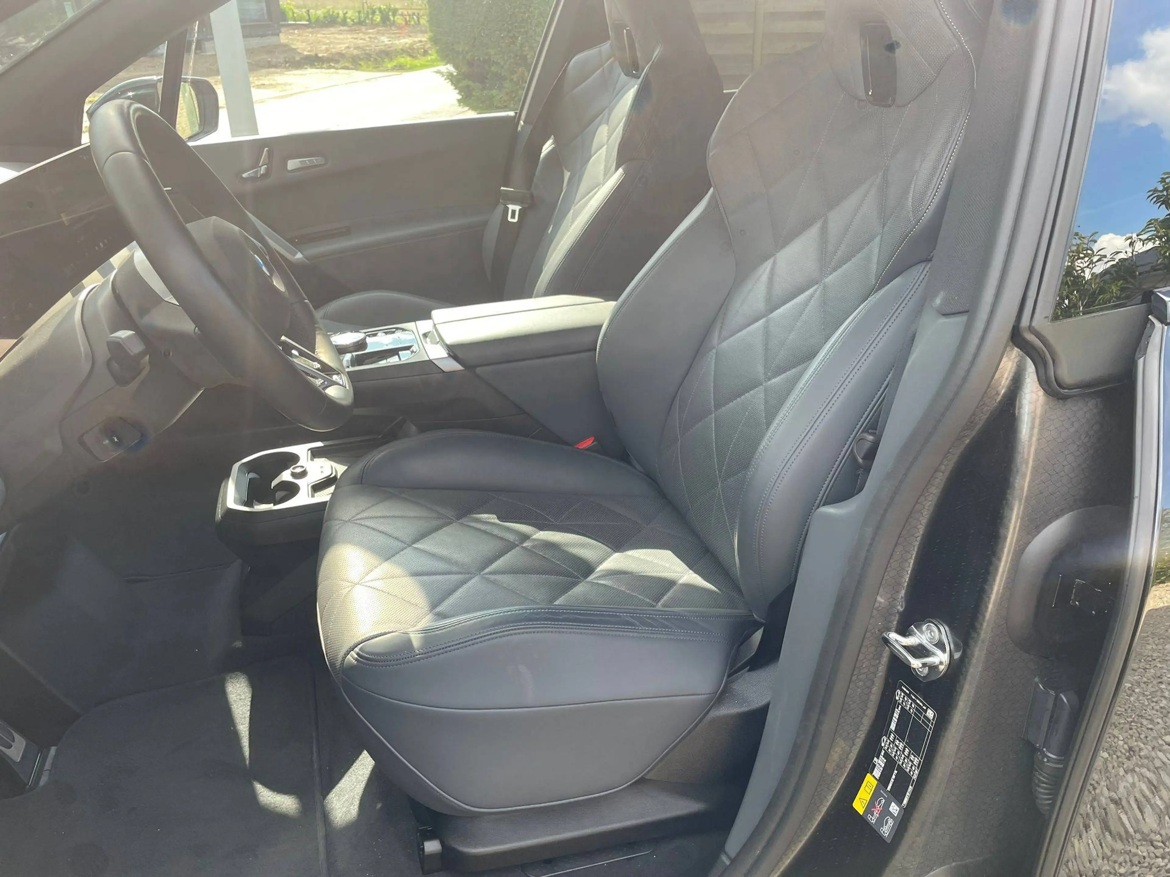 BMW iX iX 111.5 kWh xDrive60 M Sport — photo 10
