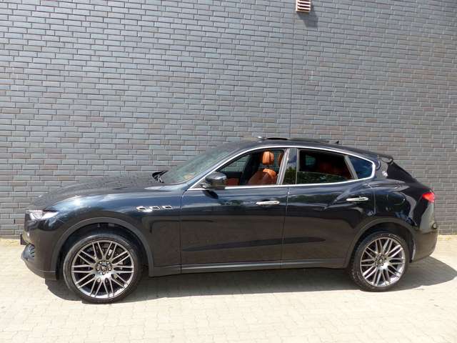 Imagine Maserati Levante 3.0 V6 Pano/Kamera/Harman/21Zoll/Navi