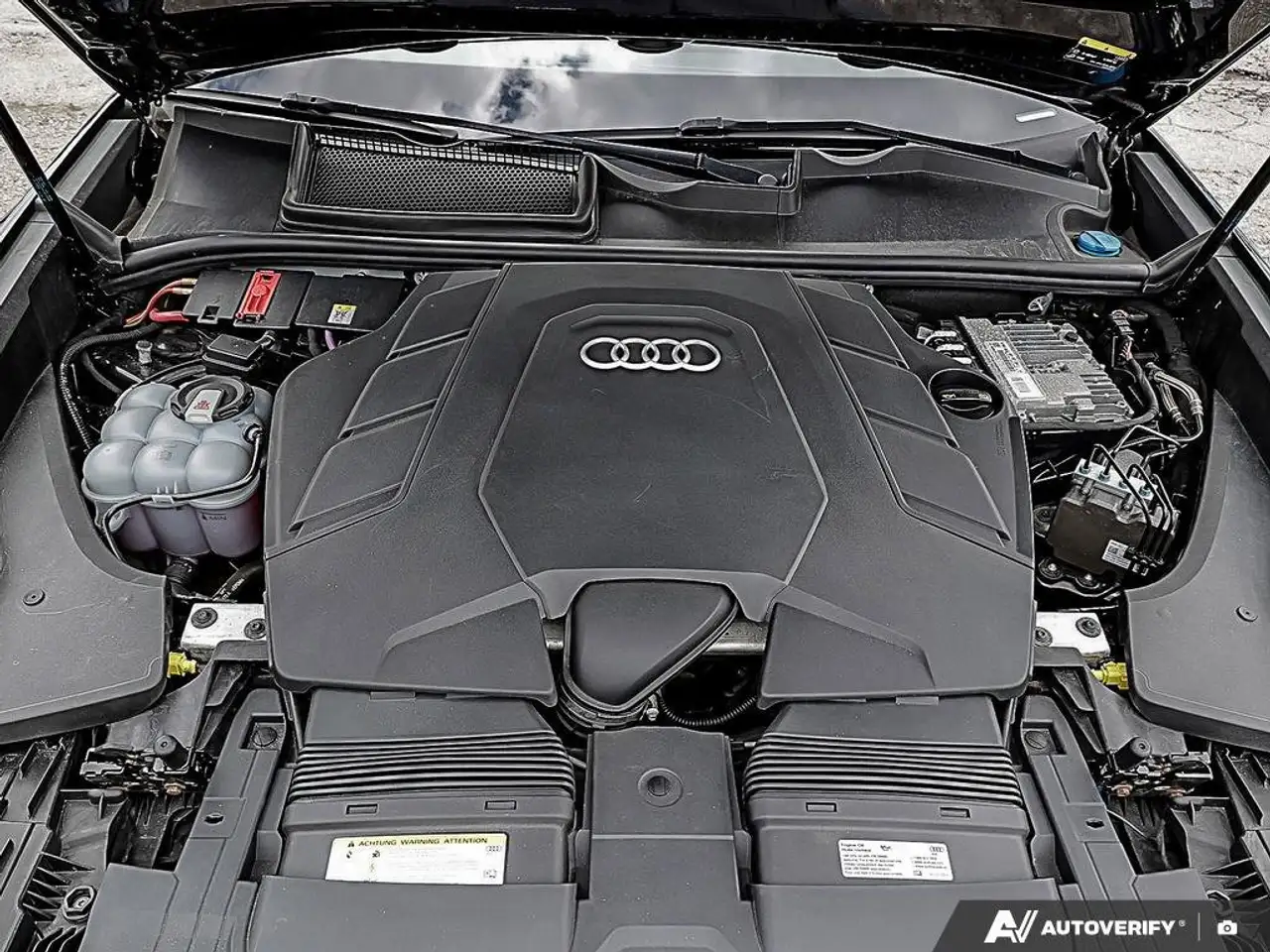 Audi Q8 снимка Audi Q8