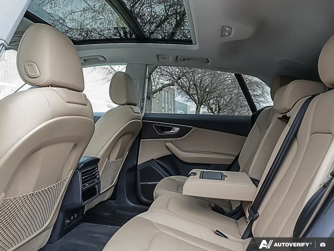 Audi Q8 снимка Audi Q8