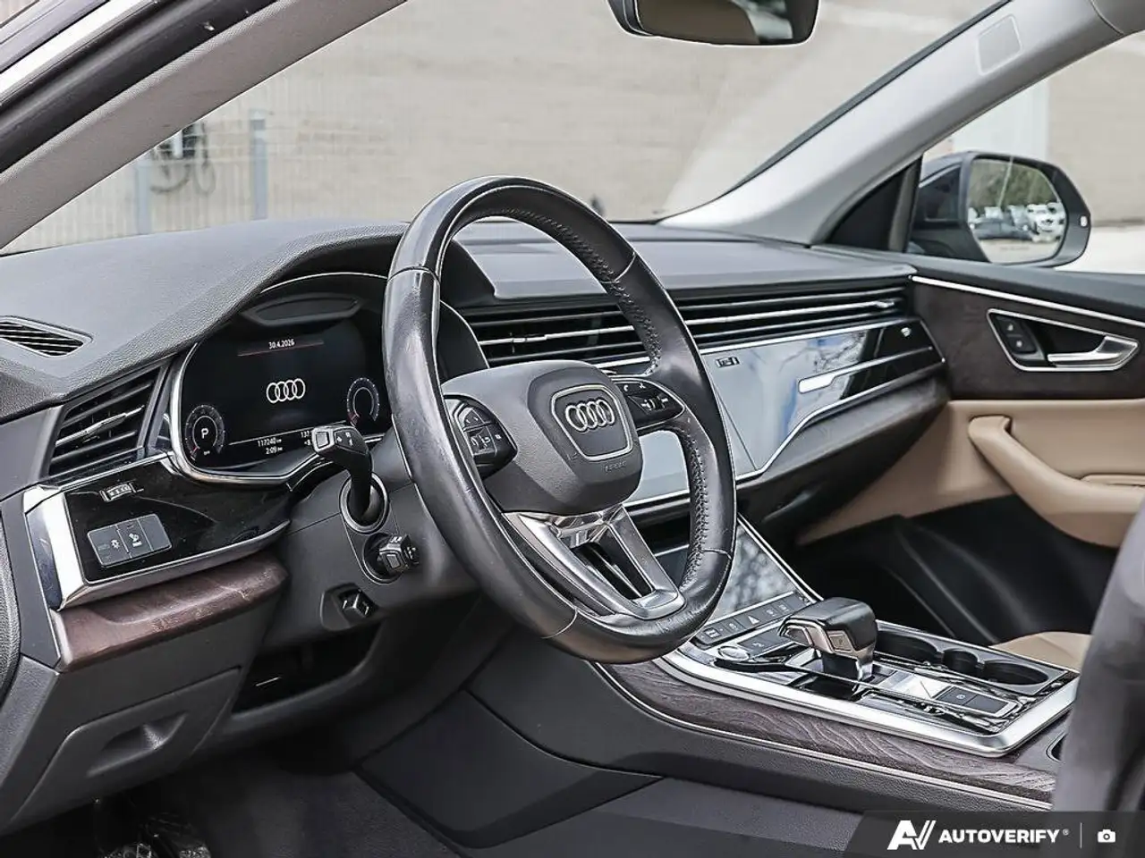 Audi Q8 снимка Audi Q8