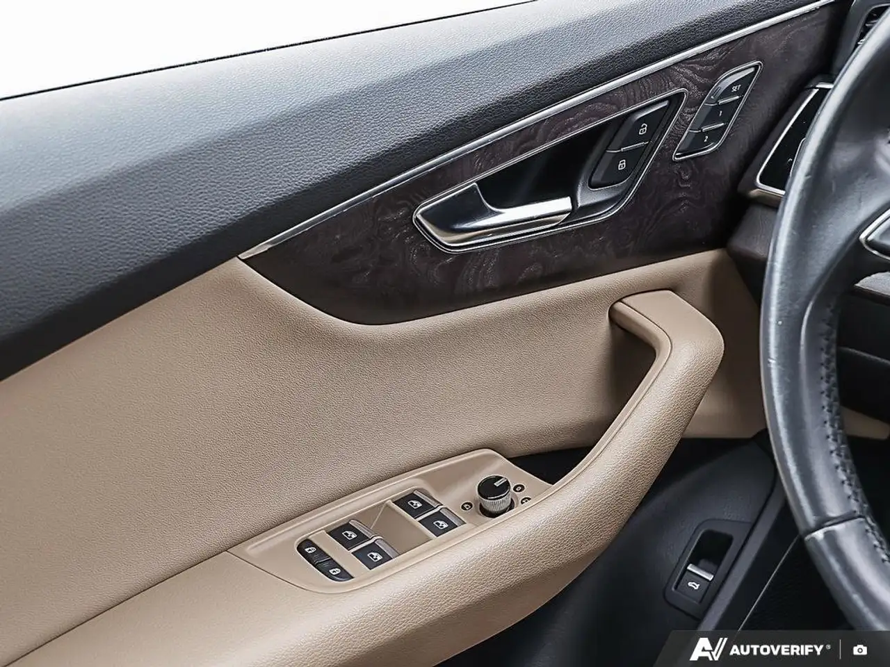 Audi Q8 снимка Audi Q8