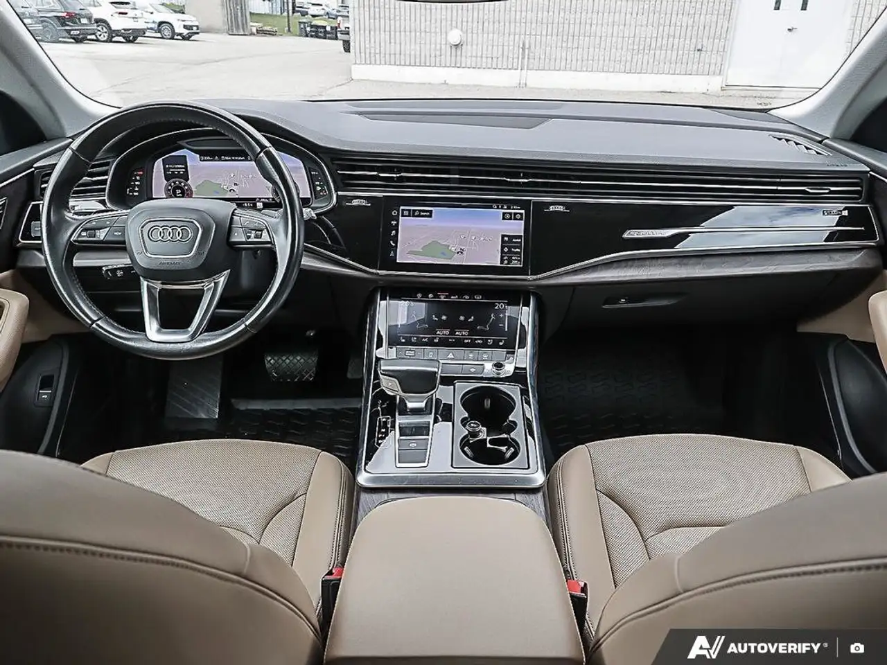 Audi Q8 снимка Audi Q8