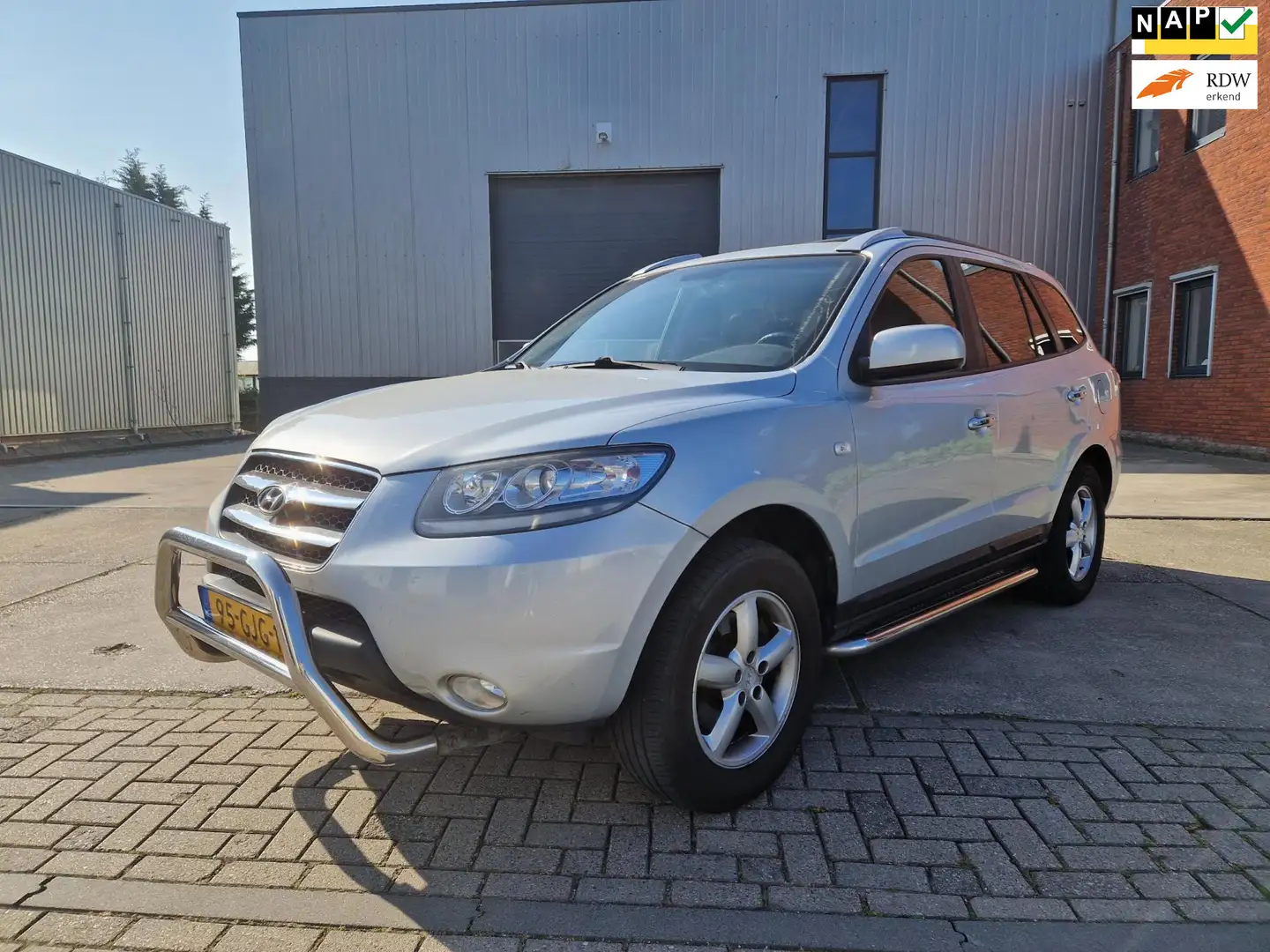 Hyundai SANTA FE 2.7i V6 Style 7 persoons *Meeneemprijs!* Grijs - 1