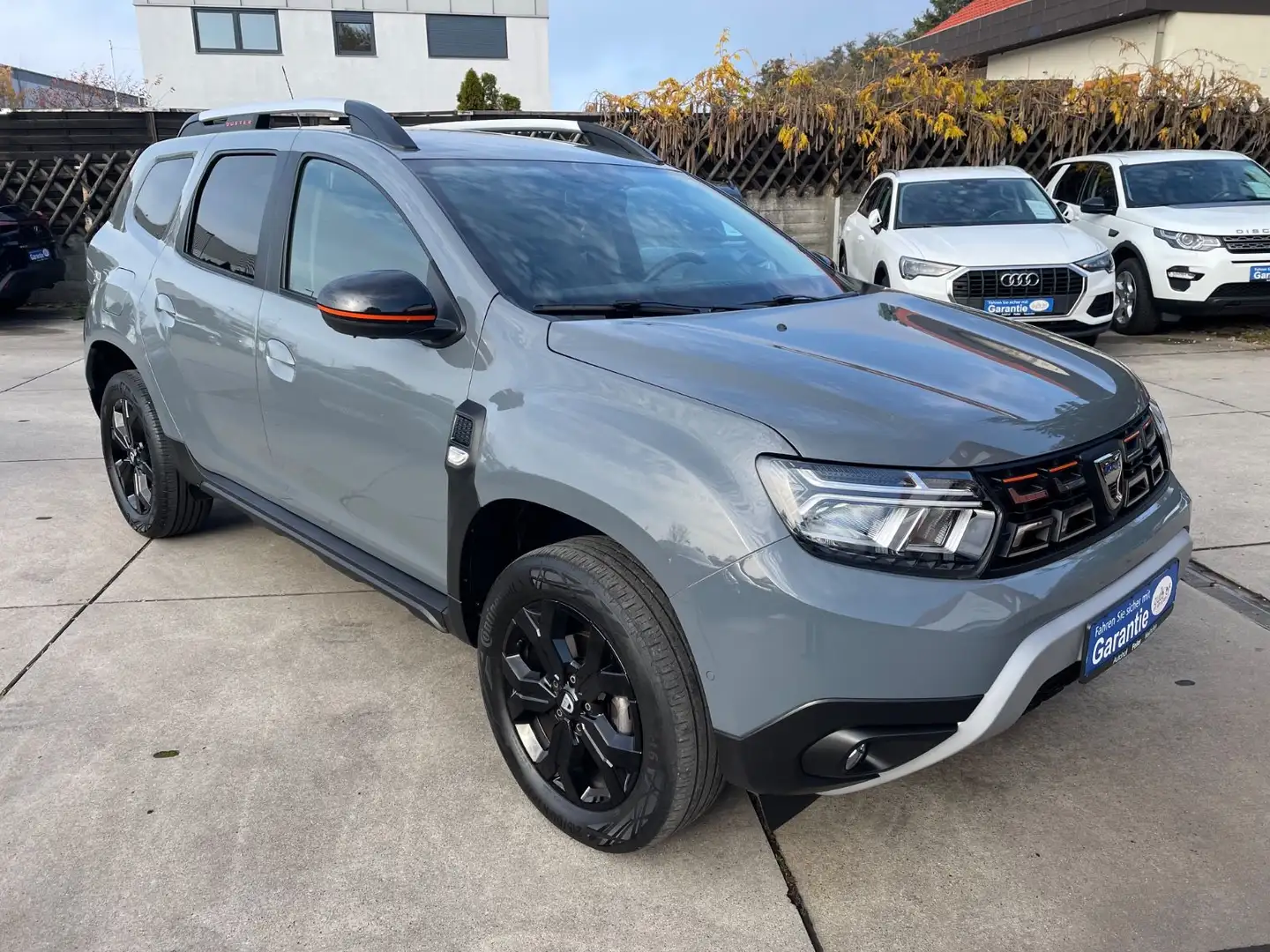 Dacia Duster II Extreme/Automatik/Navi/Klima/Kamera/AHK Grau - 1