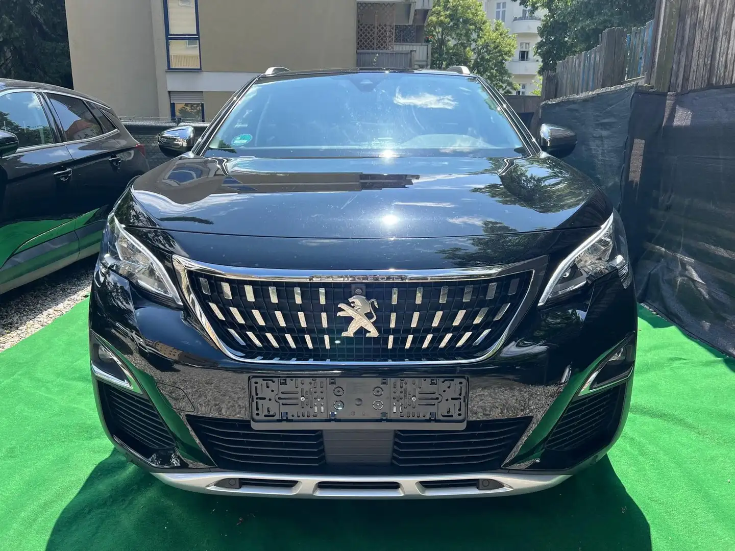 Peugeot 3008 Crossway Benzin, Automatik 131 PS Schwarz - 1