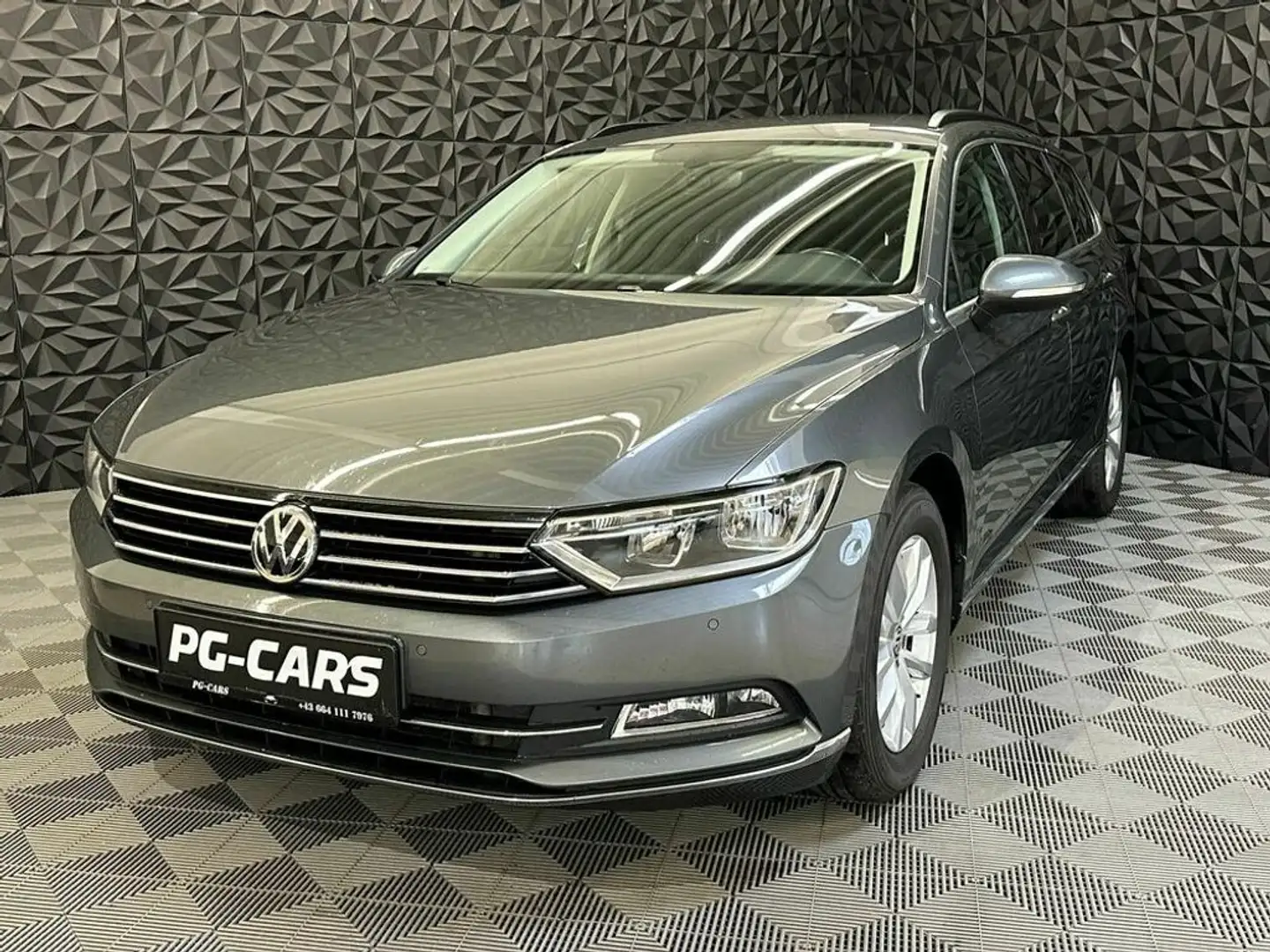 Volkswagen Passat 2.0 TDI Comfortline BlueMotion Сірий - 1