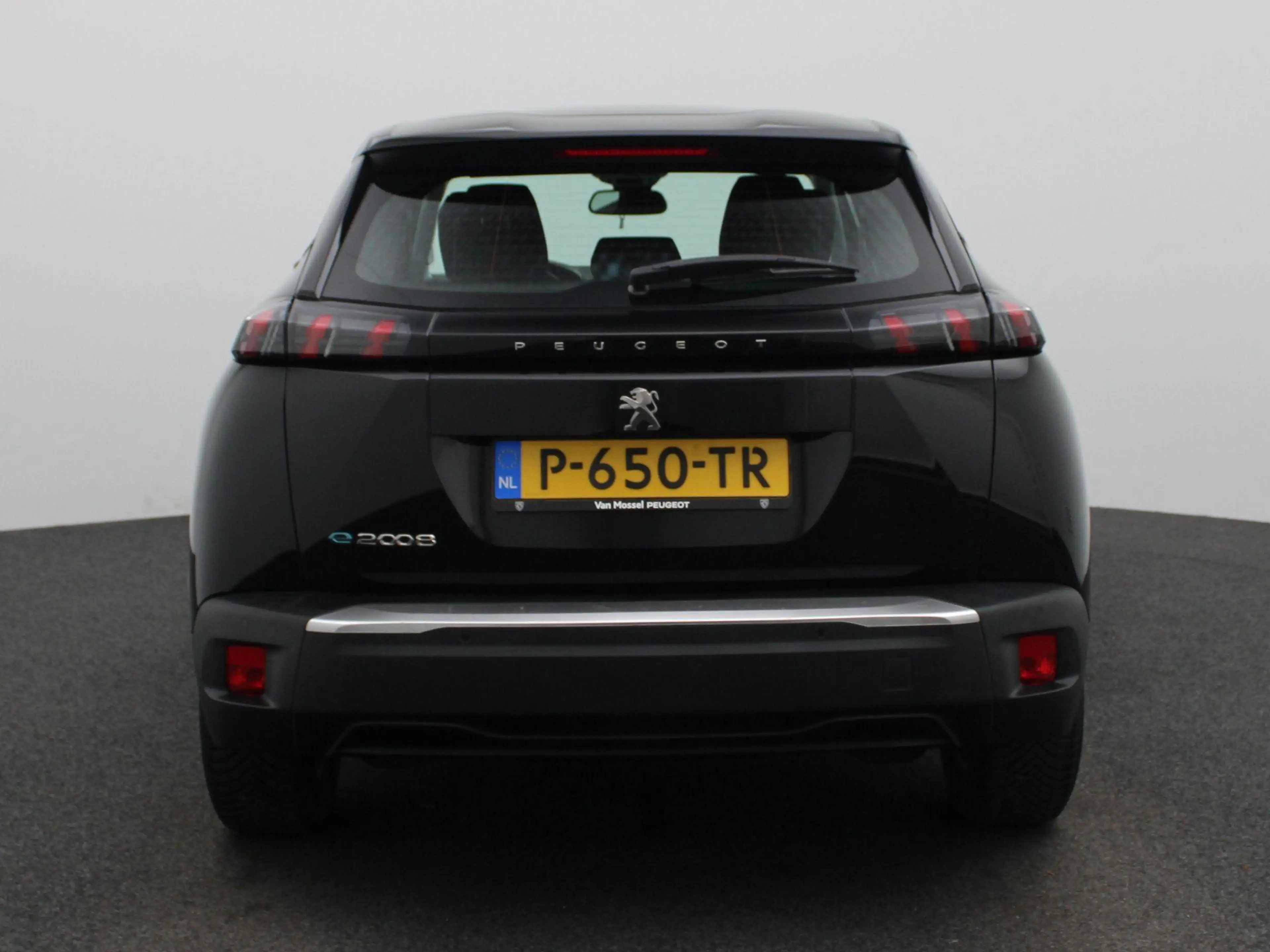 Peugeot e-2008 EV Active Pack 50 kWh | Cruise Control | Keyless | — photo 5