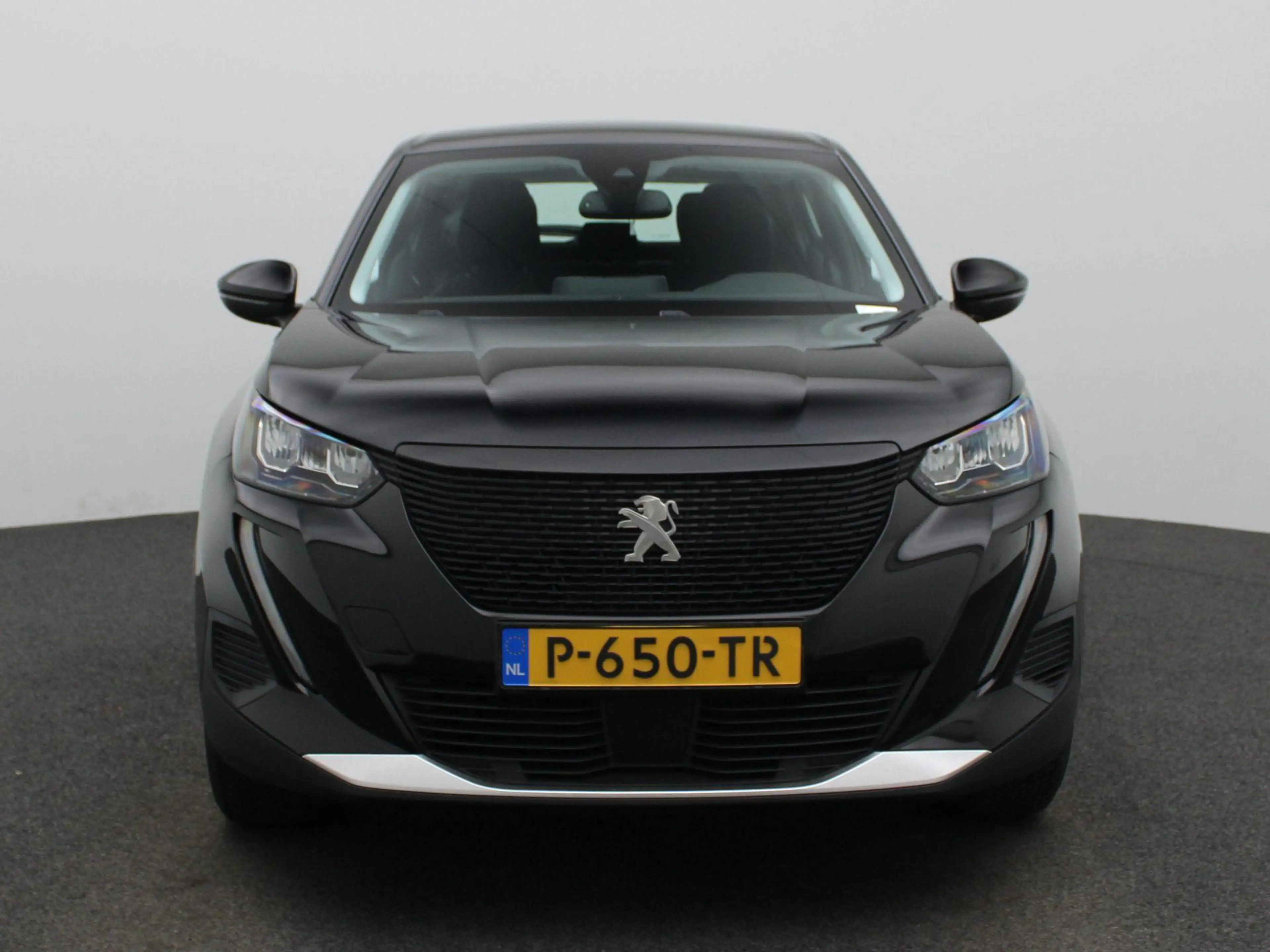 Peugeot e-2008 EV Active Pack 50 kWh | Cruise Control | Keyless | — photo 3