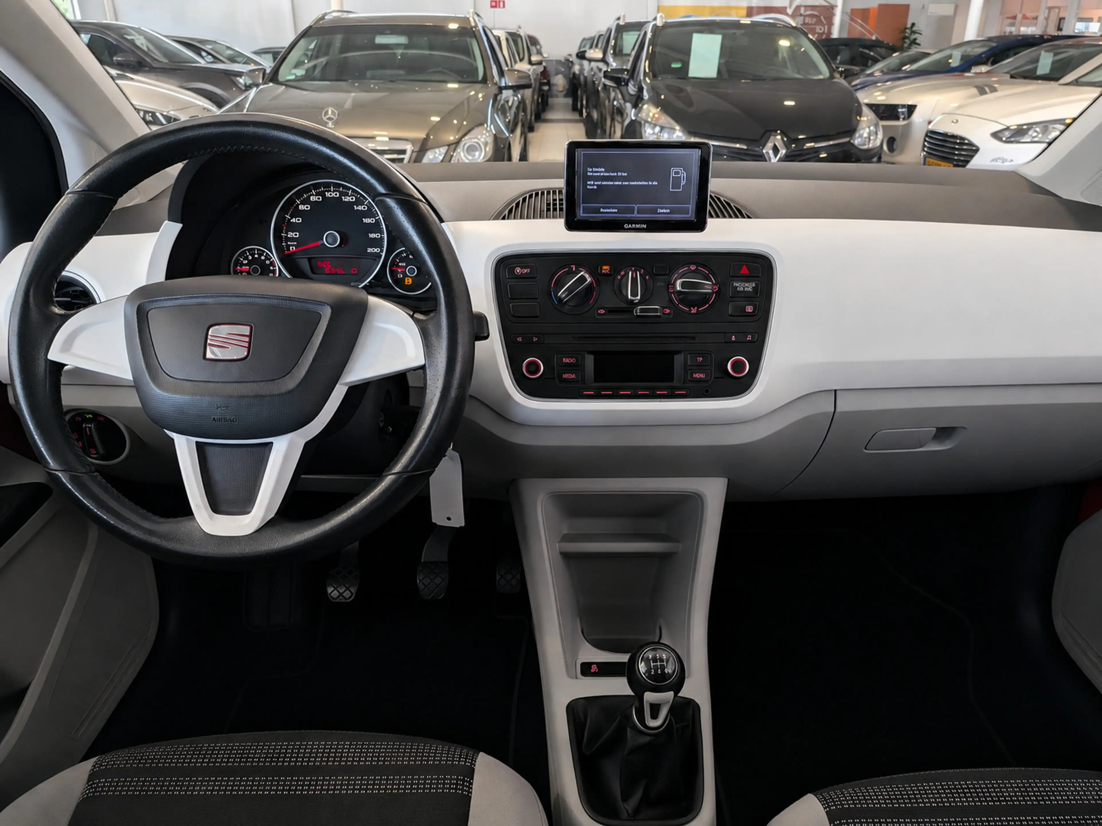 SEAT Mii 1.0 Chill Out Panoramadak, Airco, Stuurbekrachtigi — photo 9
