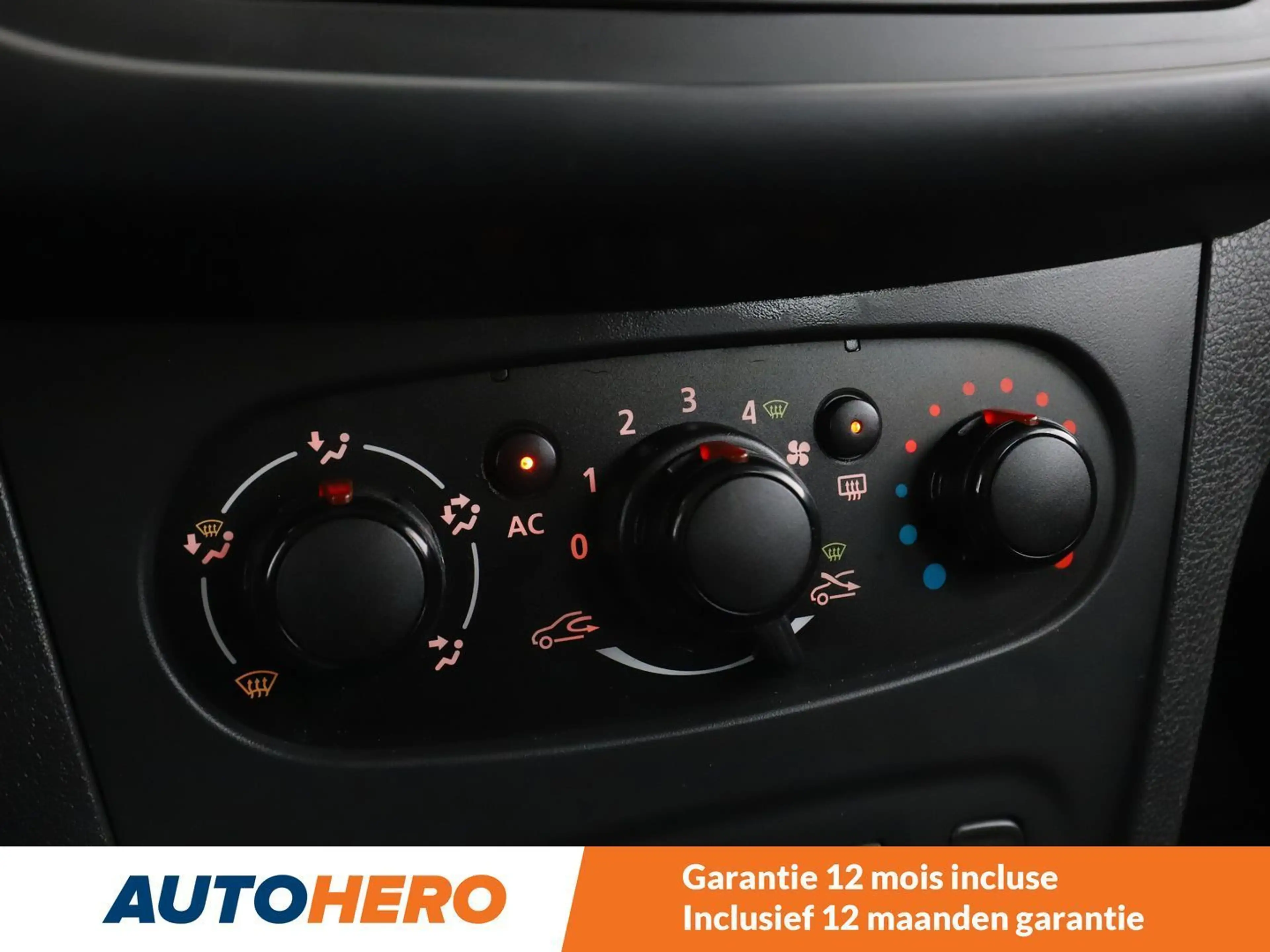 Dacia Logan 0.9 TCe Ambiance — photo 7