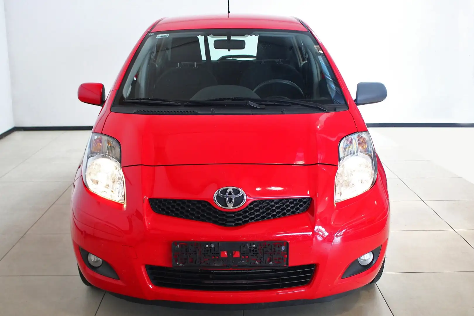 Toyota Yaris 1.3 Life Radío|CD|Klimaauto Red - 2