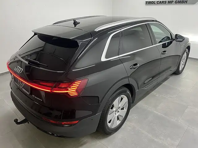 Audi E-Tron view 9