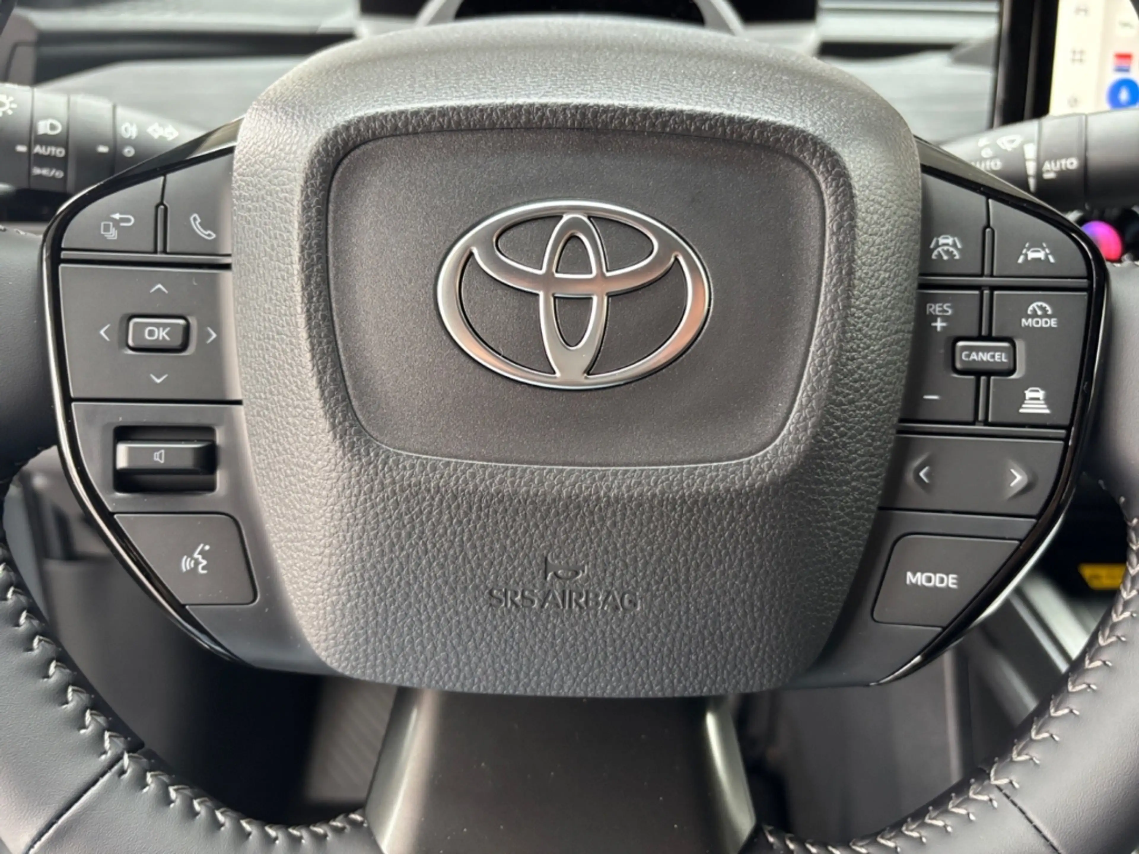 Toyota C-HR+ BEV 4x4 *Lounge *Panoramaglasdach *JBL — photo 11
