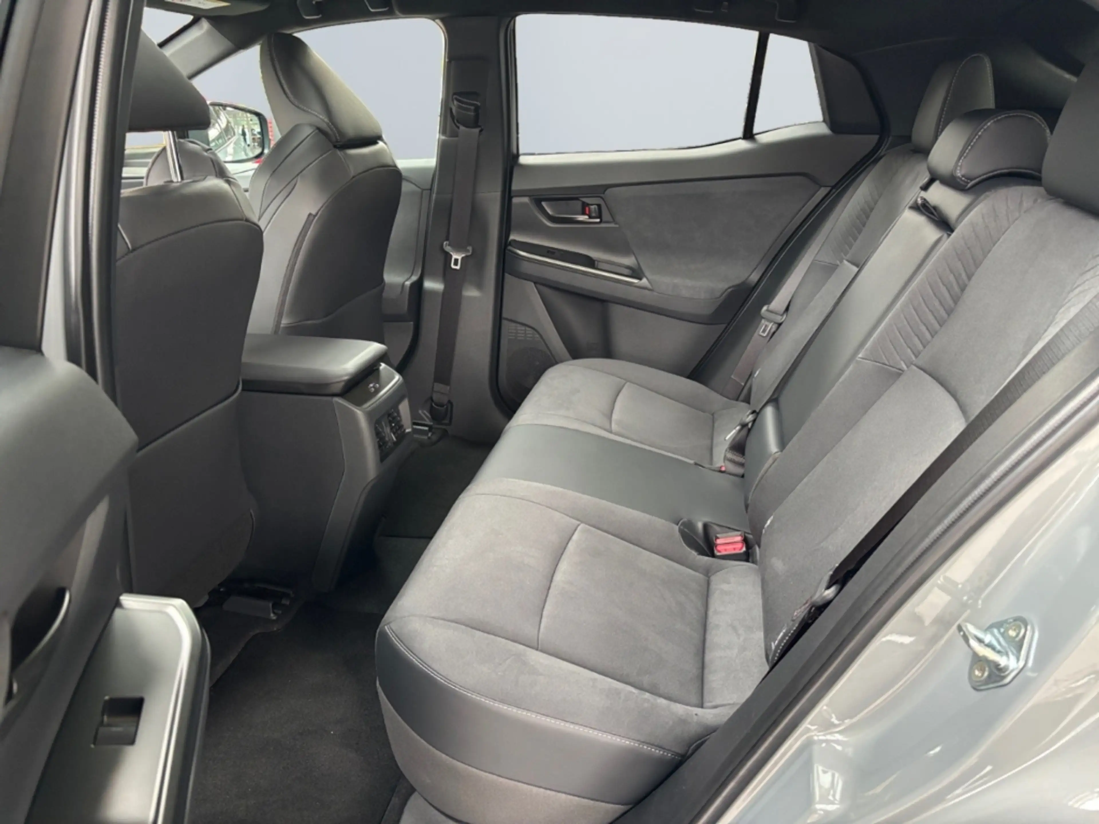 Toyota C-HR+ BEV 4x4 *Lounge *Panoramaglasdach *JBL — photo 14