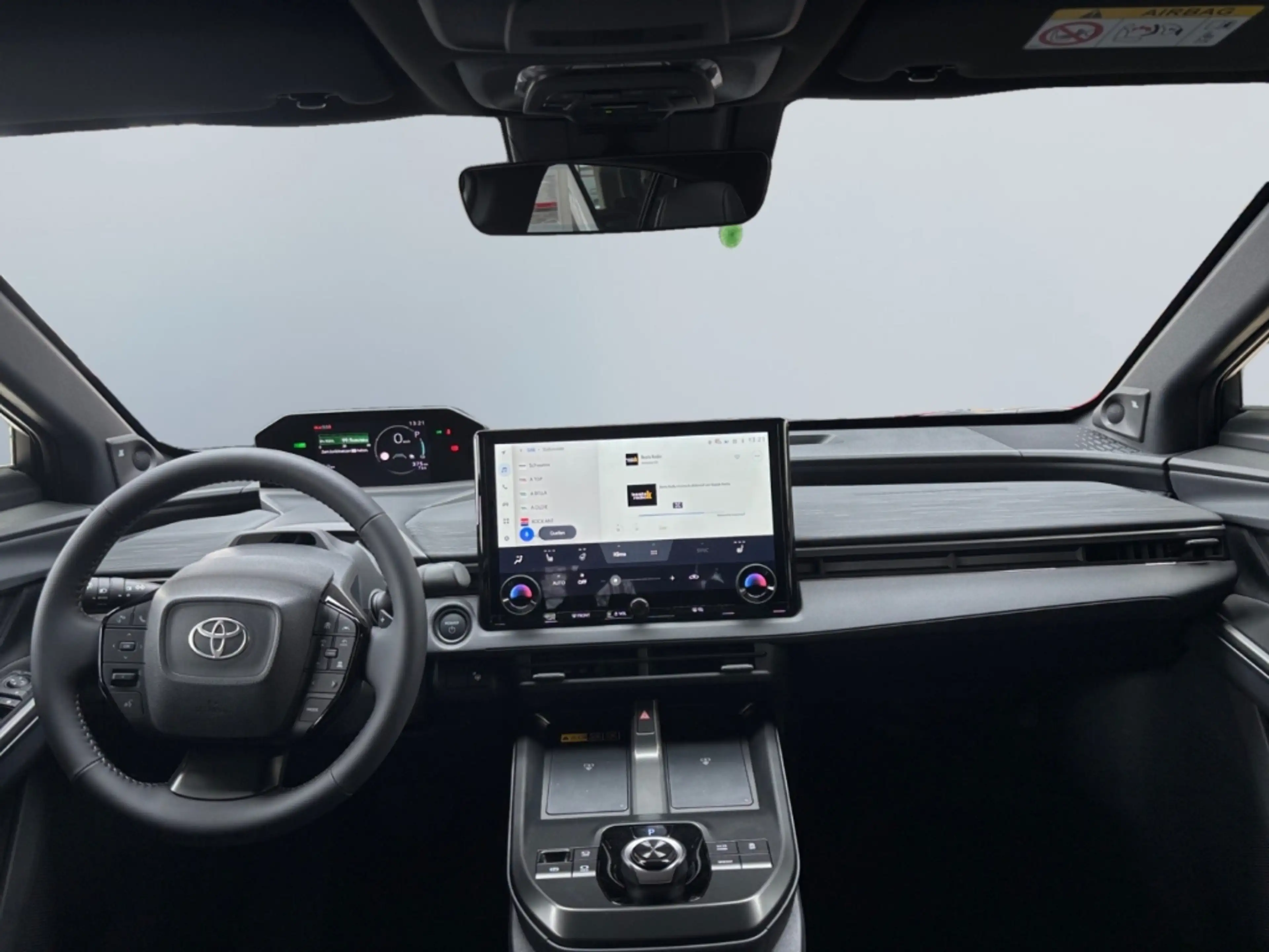 Toyota C-HR+ BEV 4x4 *Lounge *Panoramaglasdach *JBL — photo 9